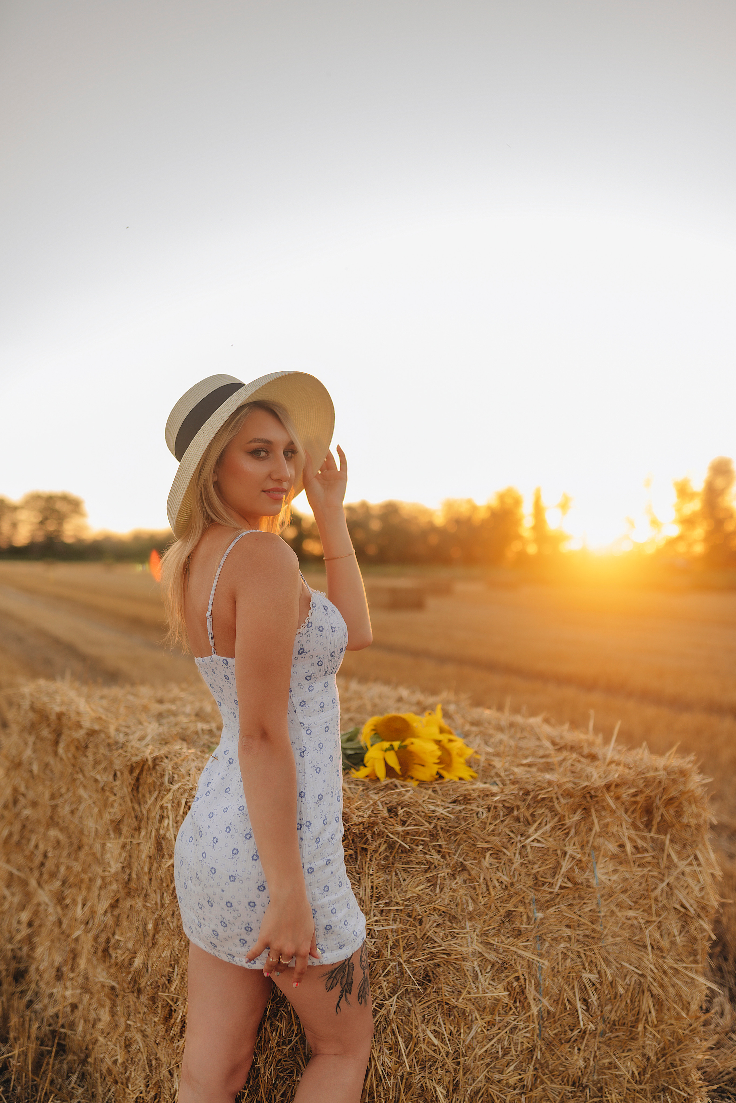 Олеся | Съемка с подсолнухами. Фотограф Карина Шмулёва. Воронеж и область