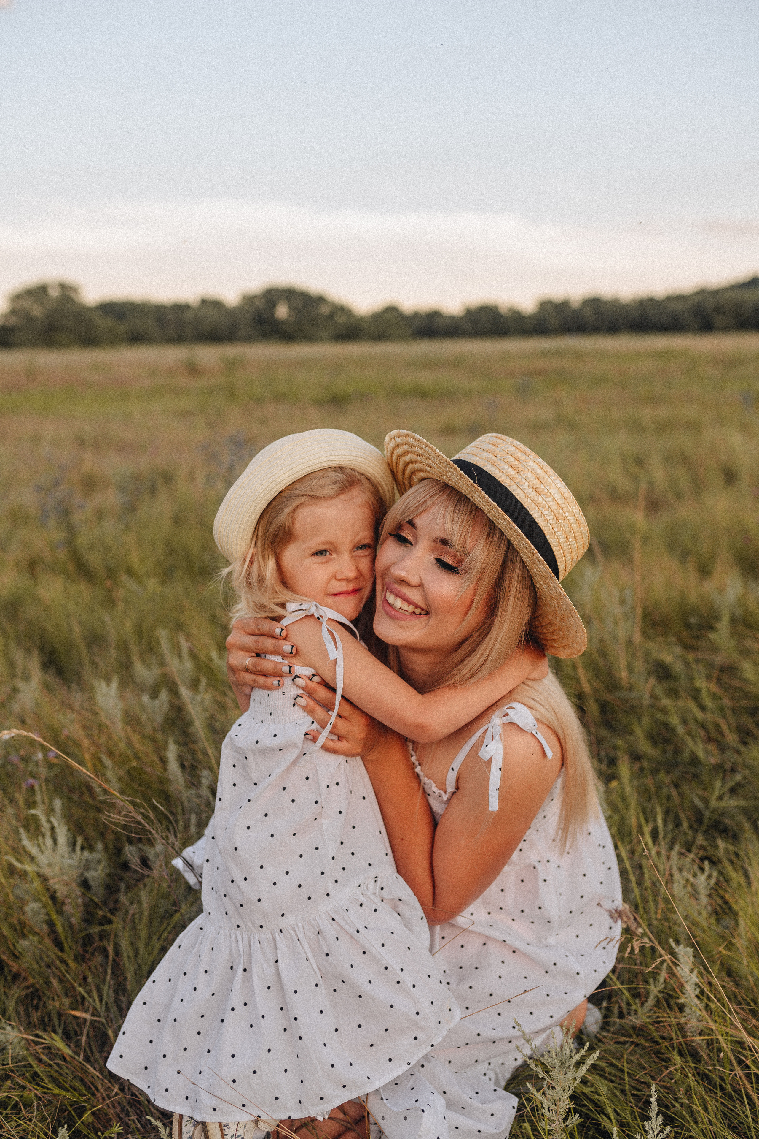 Ирина с дочуркой Евой | Пикник на закате. Фотограф Карина Шмулёва. Воронеж и область