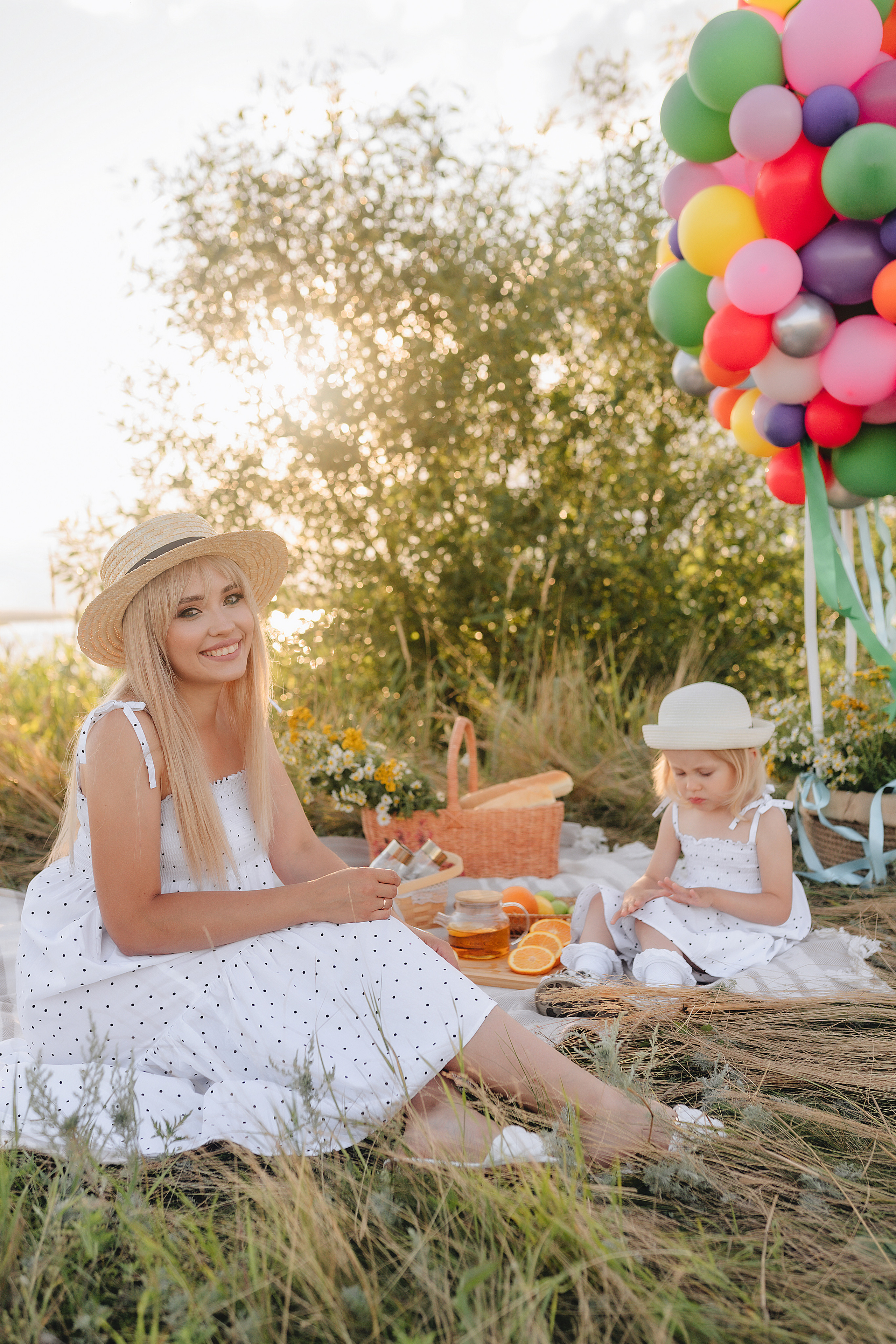 Ирина с дочуркой Евой | Пикник на закате. Фотограф Карина Шмулёва. Воронеж и область