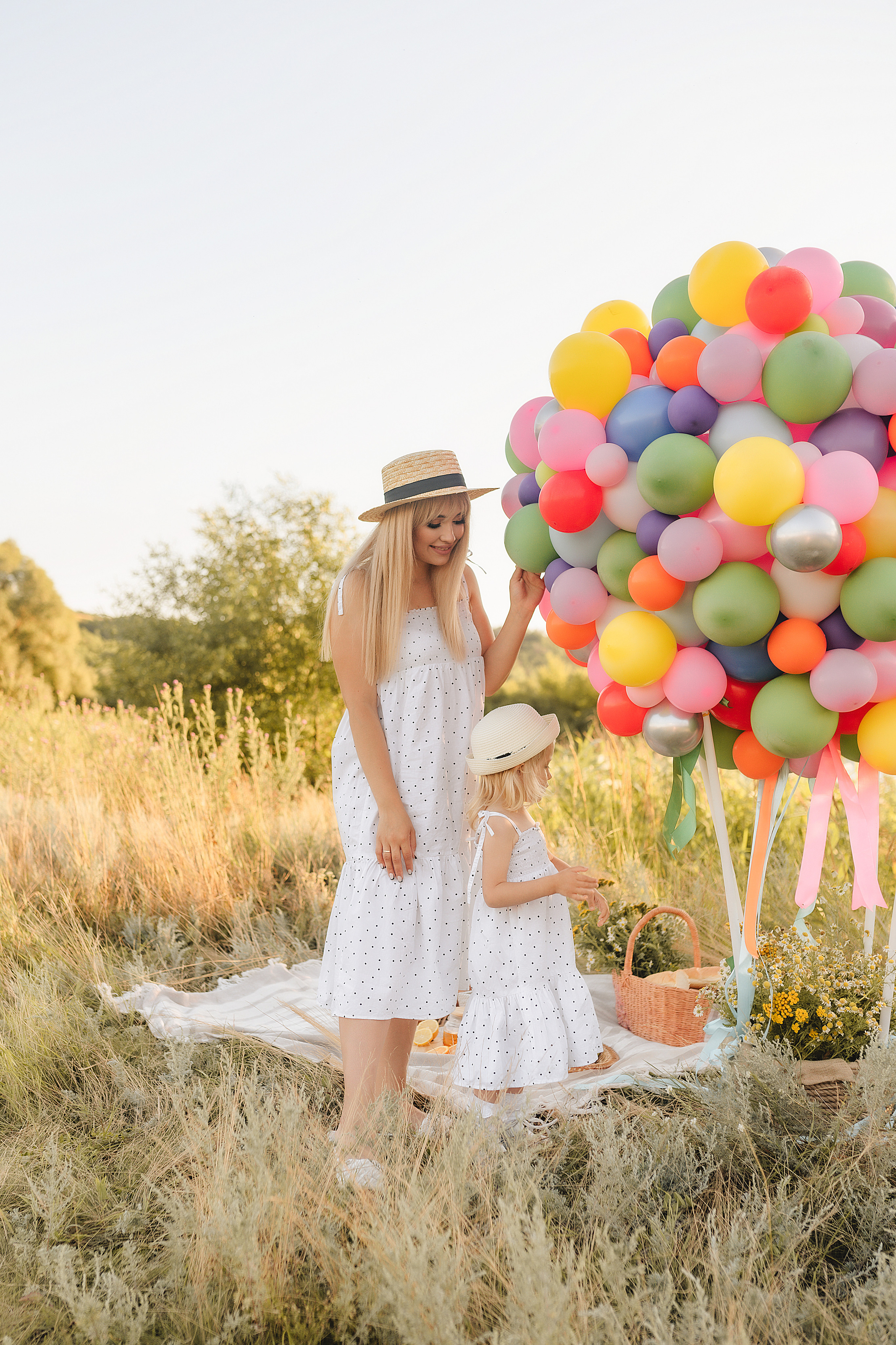 Ирина с дочуркой Евой | Пикник на закате. Фотограф Карина Шмулёва. Воронеж и область