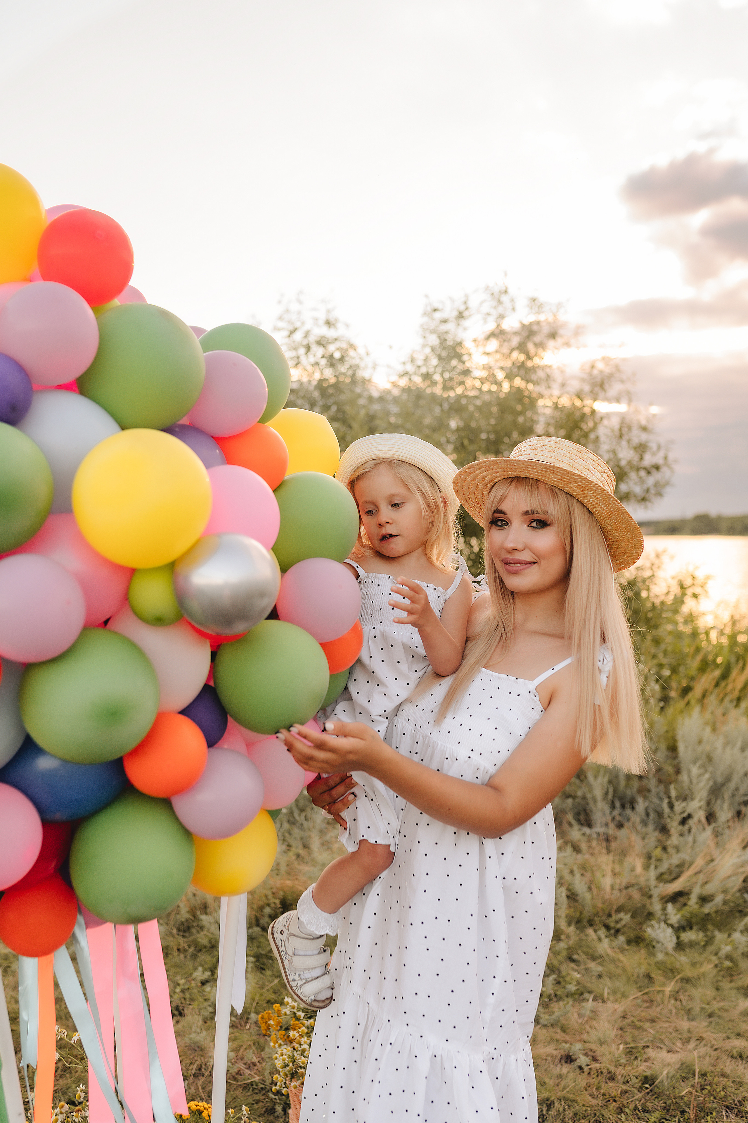 Ирина с дочуркой Евой | Пикник на закате. Фотограф Карина Шмулёва. Воронеж и область