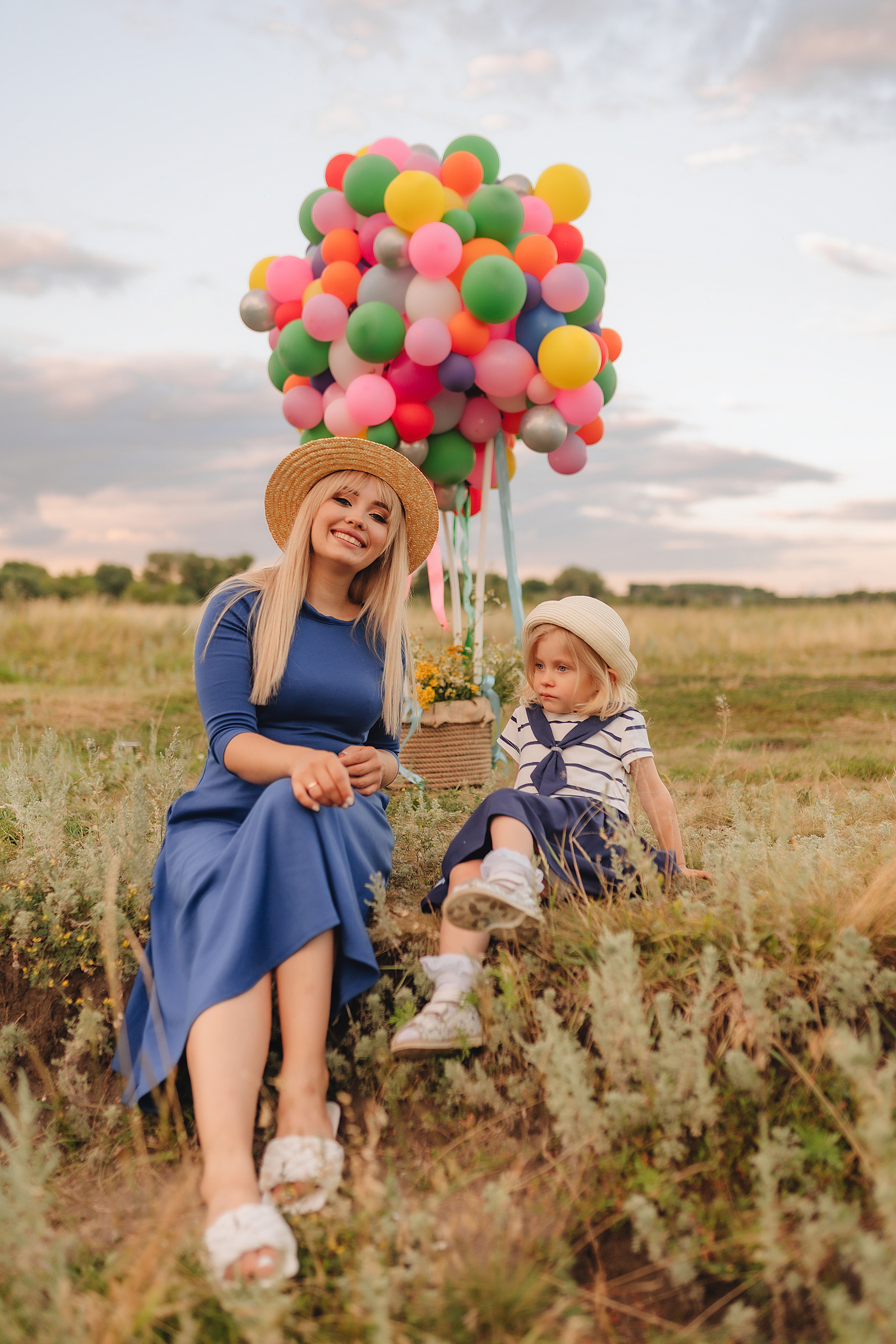 Ирина с дочуркой Евой | Пикник на закате. Фотограф Карина Шмулёва. Воронеж и область