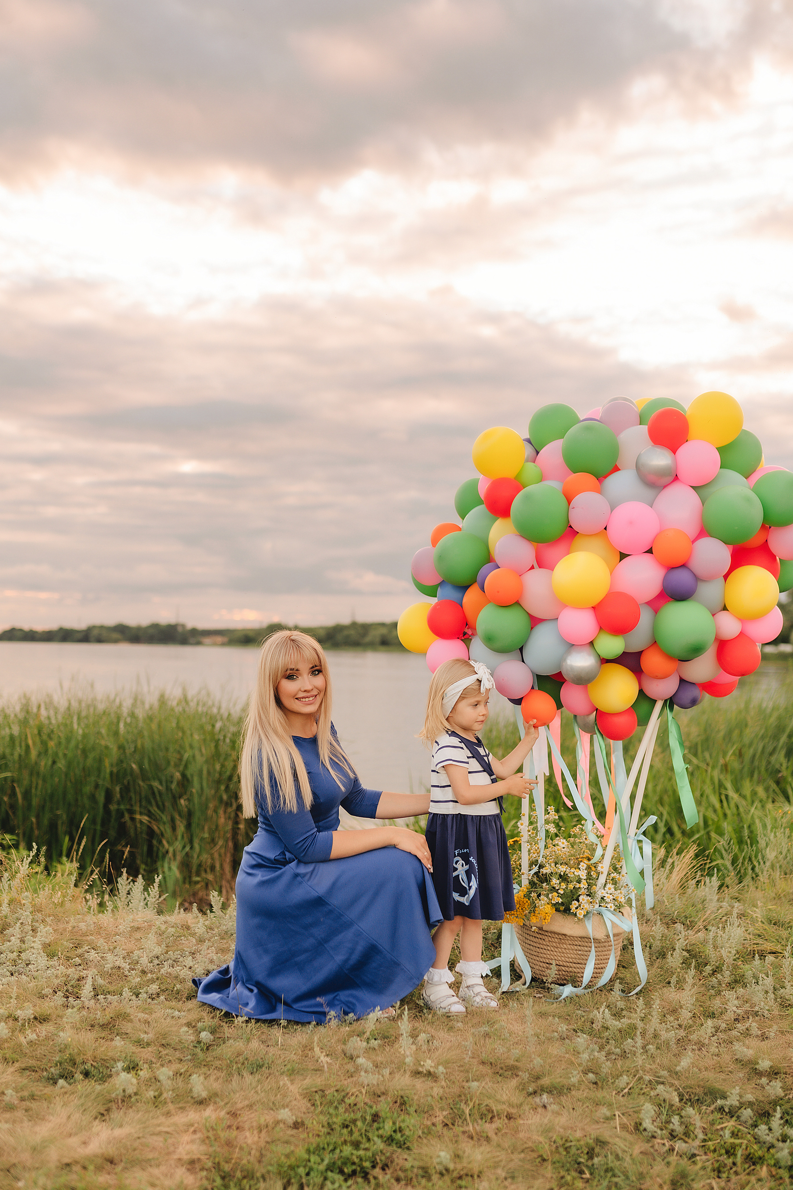 Ирина с дочуркой Евой | Пикник на закате. Фотограф Карина Шмулёва. Воронеж и область