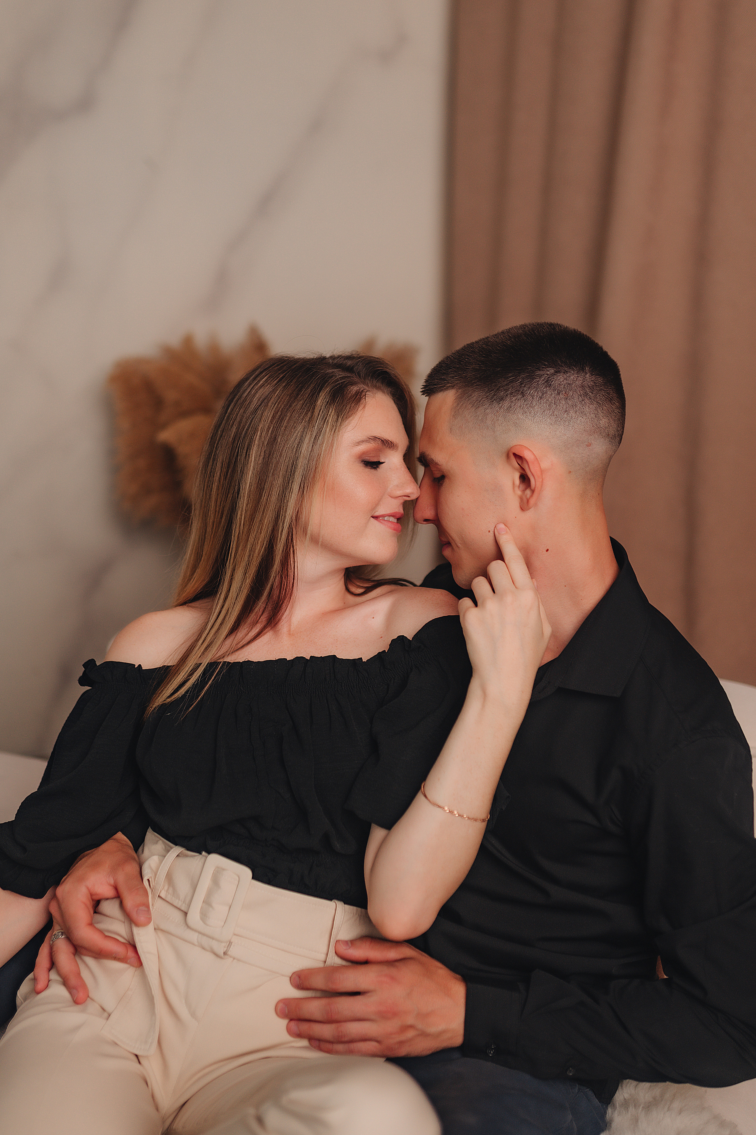 Кристина и Вадим | Съёмка в студии Portfolio. Фотограф Карина Шмулёва. Воронеж и область