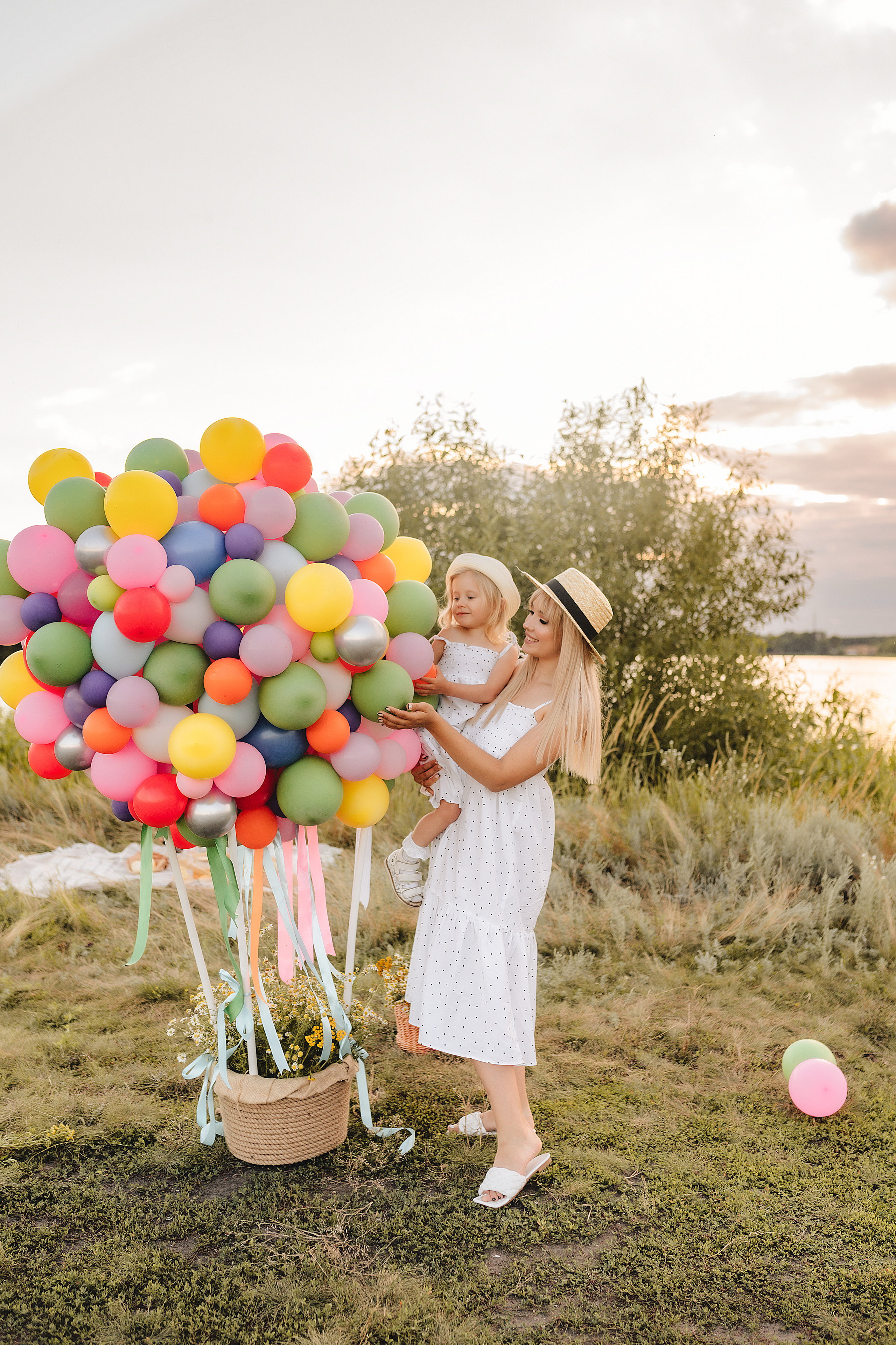 Ирина с дочуркой Евой | Пикник на закате. Фотограф Карина Шмулёва. Воронеж и область