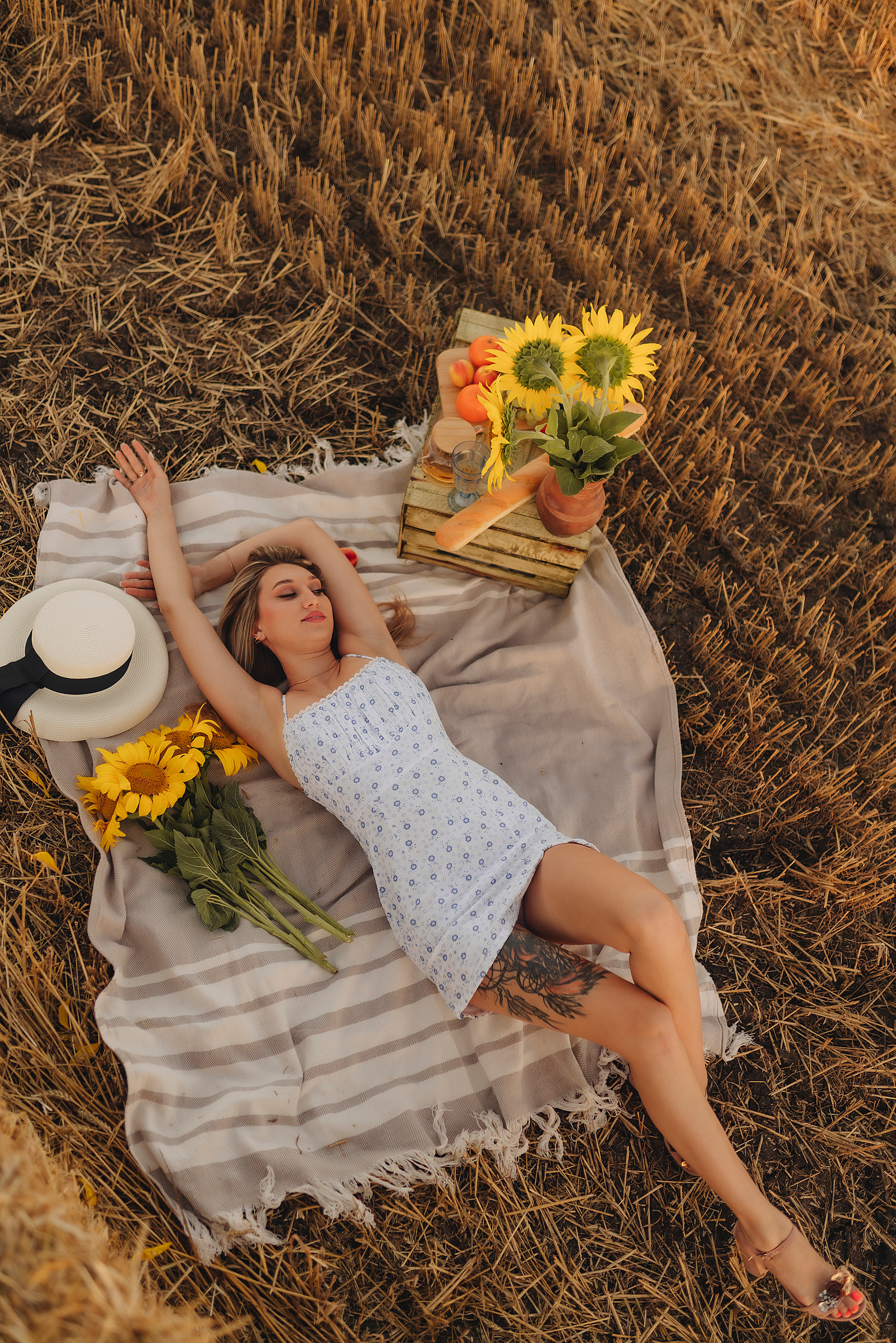 Олеся | Съемка с подсолнухами. Фотограф Карина Шмулёва. Воронеж и область