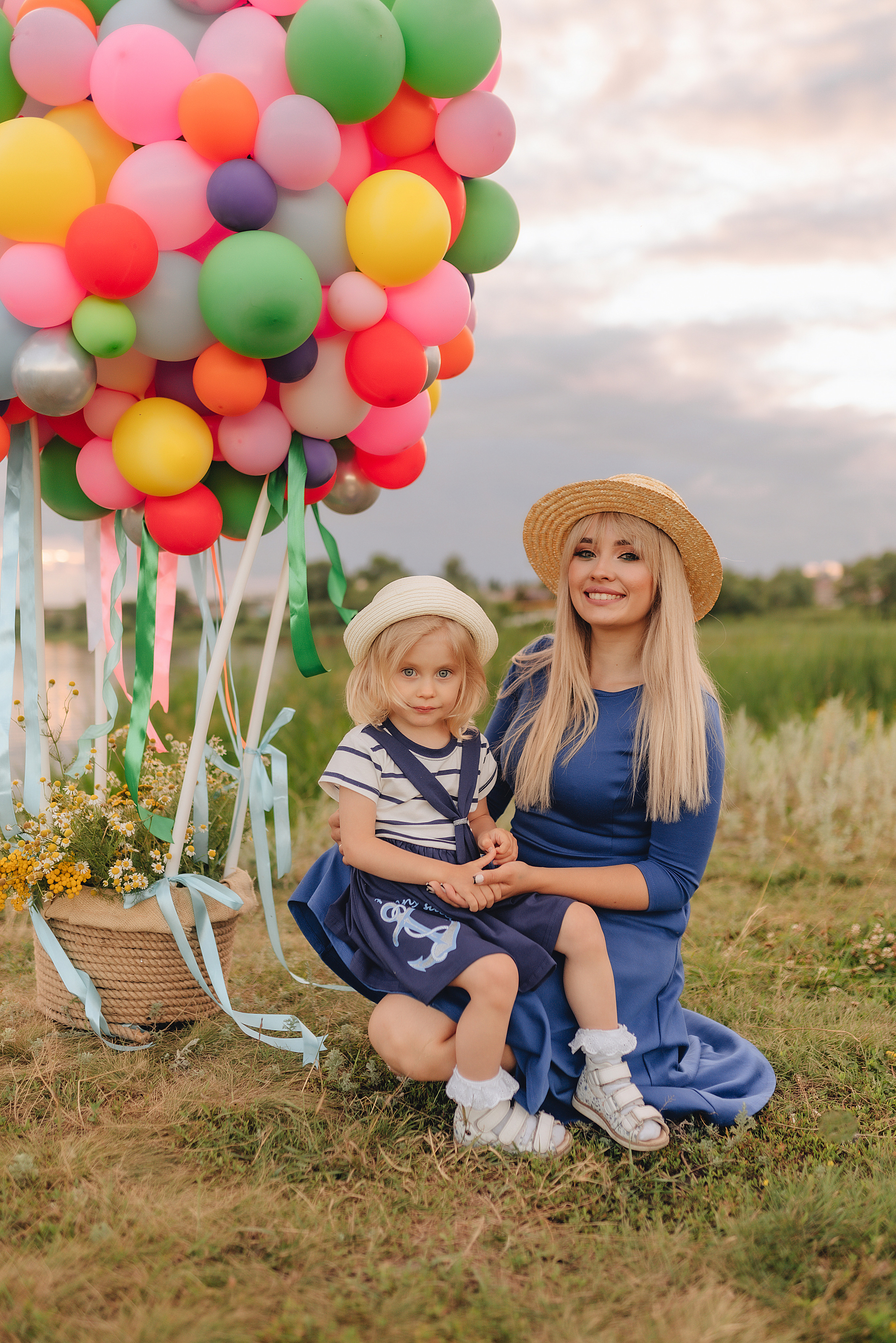 Ирина с дочуркой Евой | Пикник на закате. Фотограф Карина Шмулёва. Воронеж и область