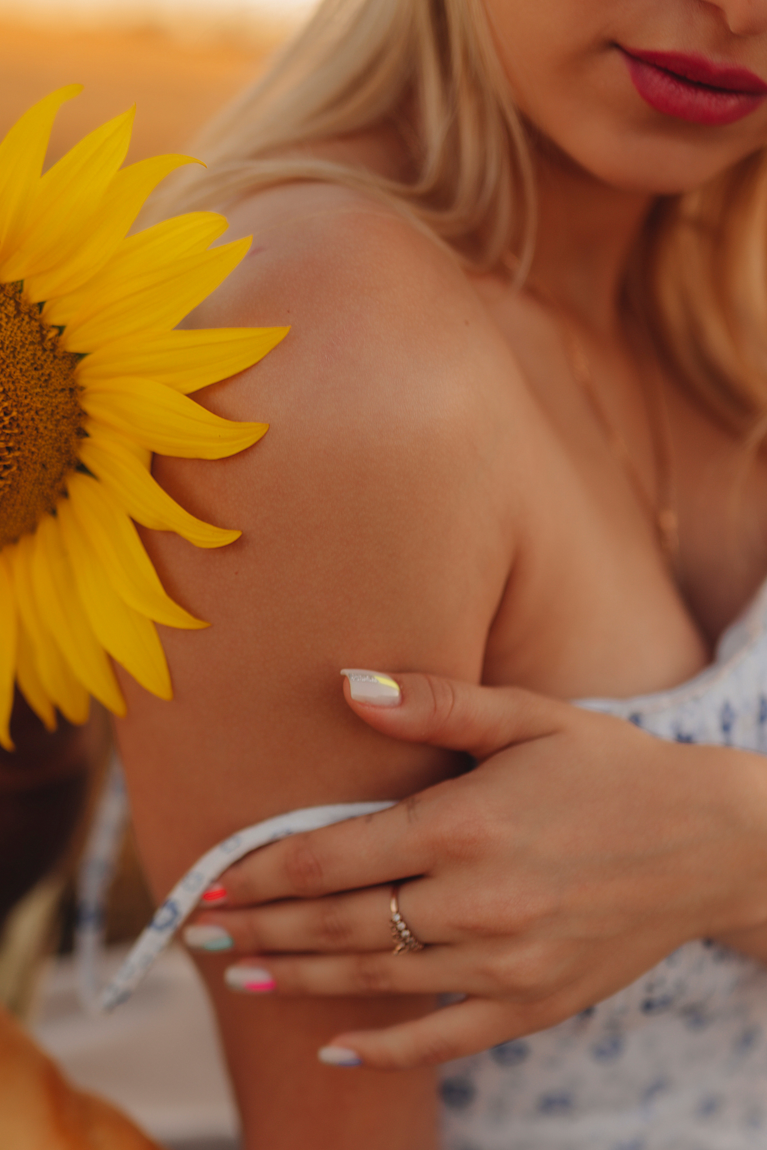 Олеся | Съемка с подсолнухами. Фотограф Карина Шмулёва. Воронеж и область