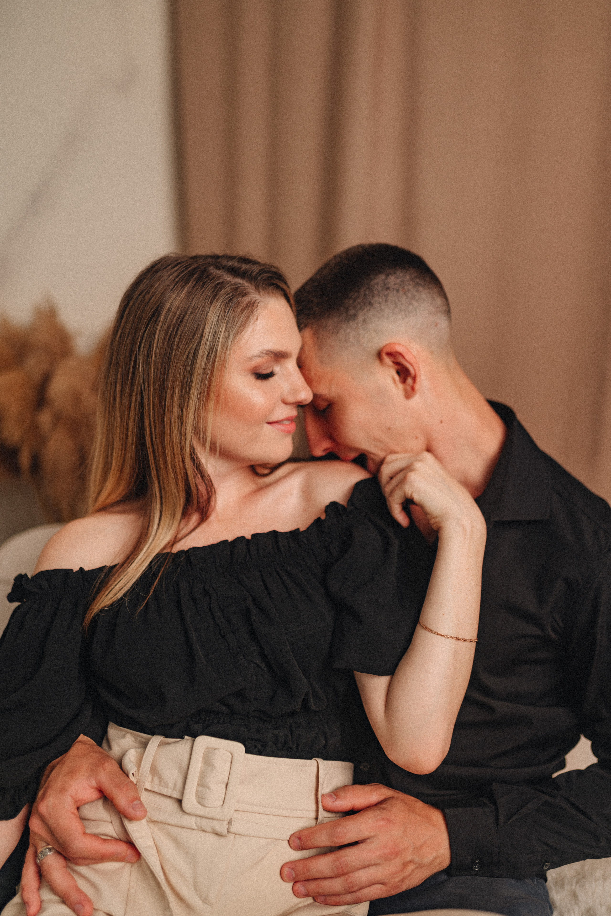 Кристина и Вадим | Съёмка в студии Portfolio. Фотограф Карина Шмулёва. Воронеж и область