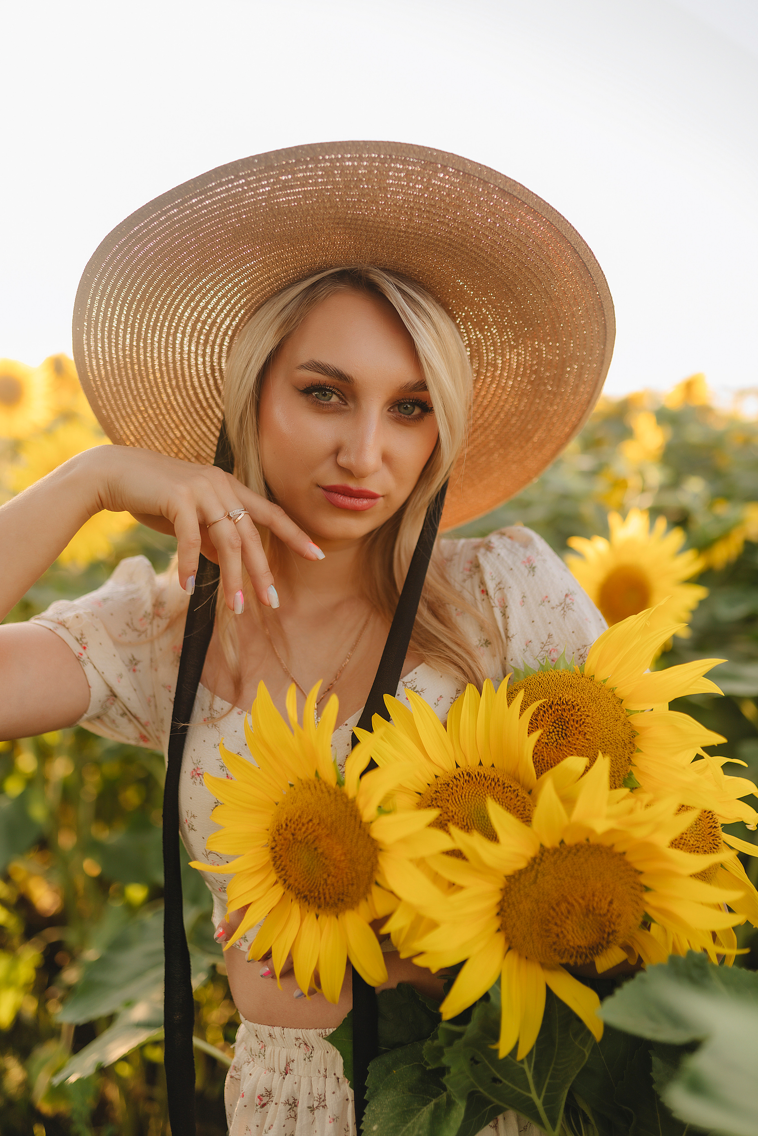 Олеся | Съемка с подсолнухами. Фотограф Карина Шмулёва. Воронеж и область