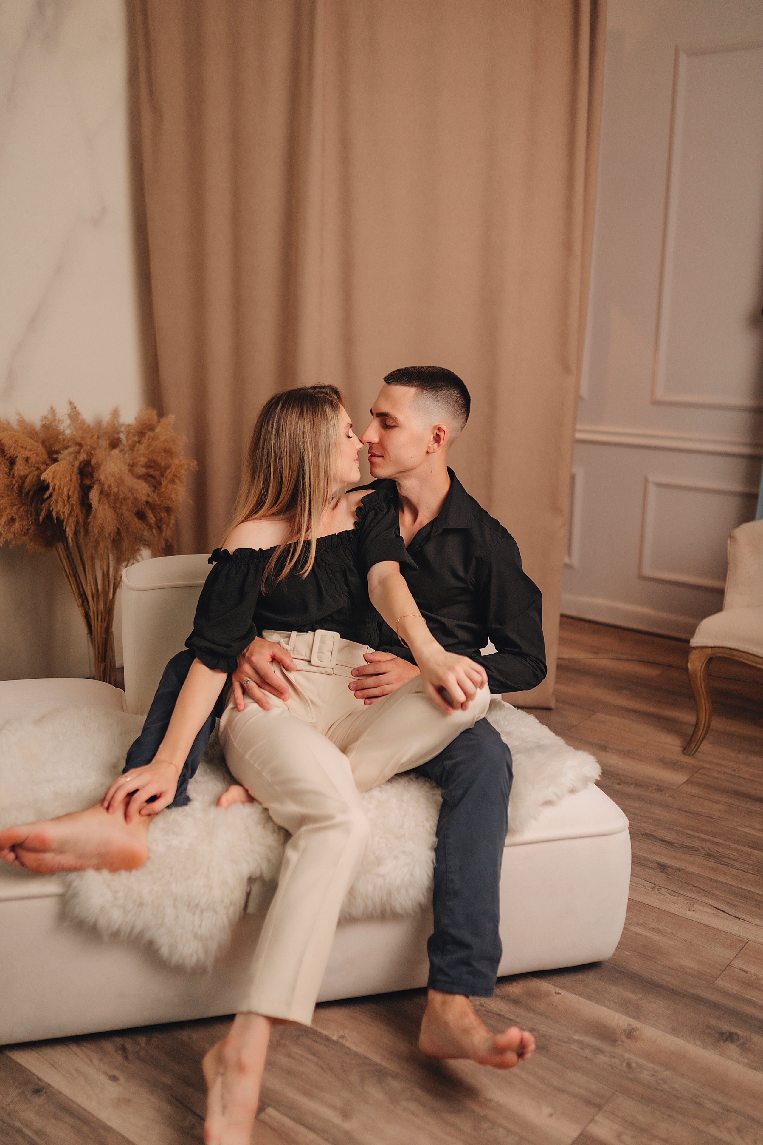 Кристина и Вадим | Съёмка в студии Portfolio. Фотограф Карина Шмулёва. Воронеж и область