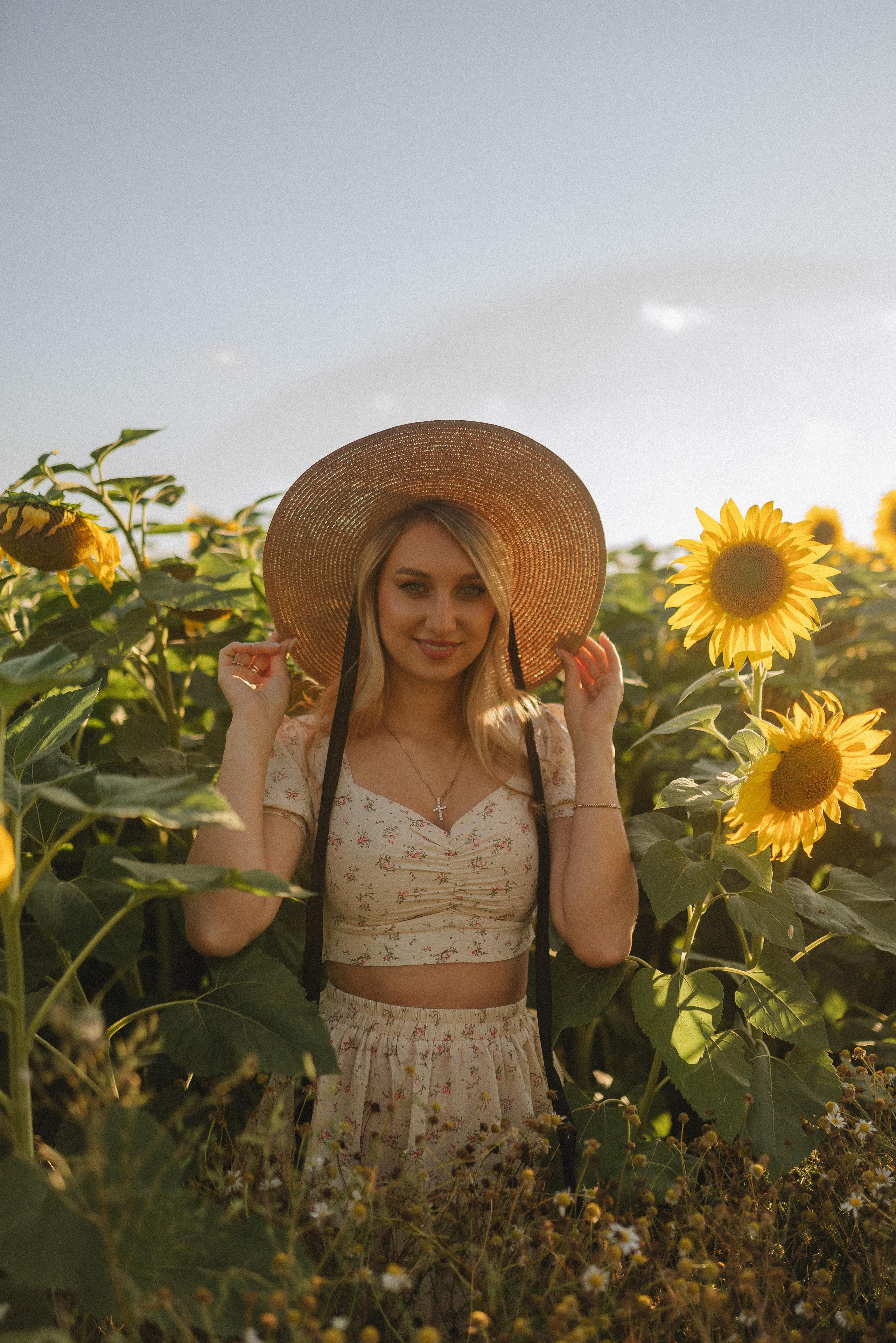 Олеся | Съемка с подсолнухами. Фотограф Карина Шмулёва. Воронеж и область