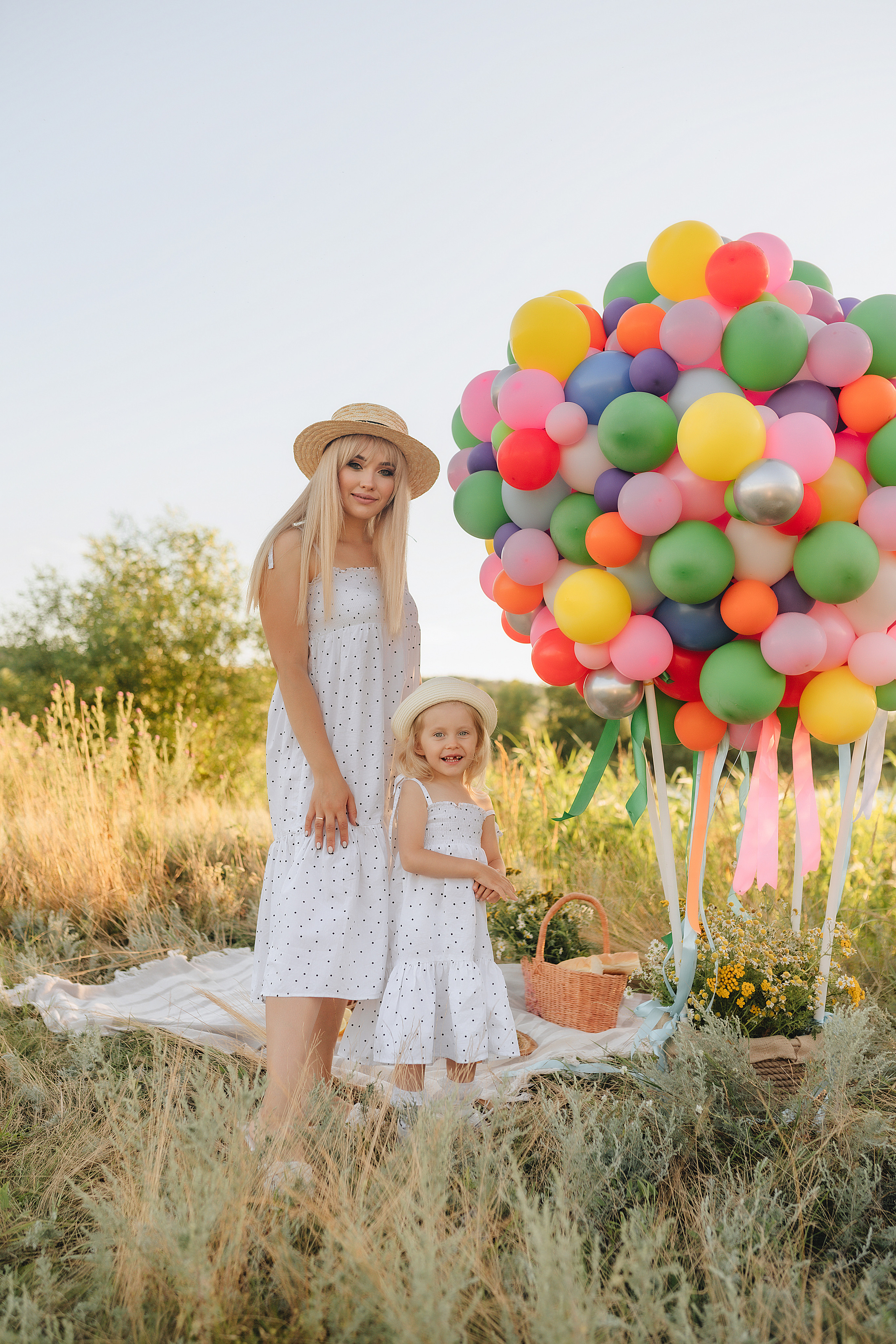 Ирина с дочуркой Евой | Пикник на закате. Фотограф Карина Шмулёва. Воронеж и область