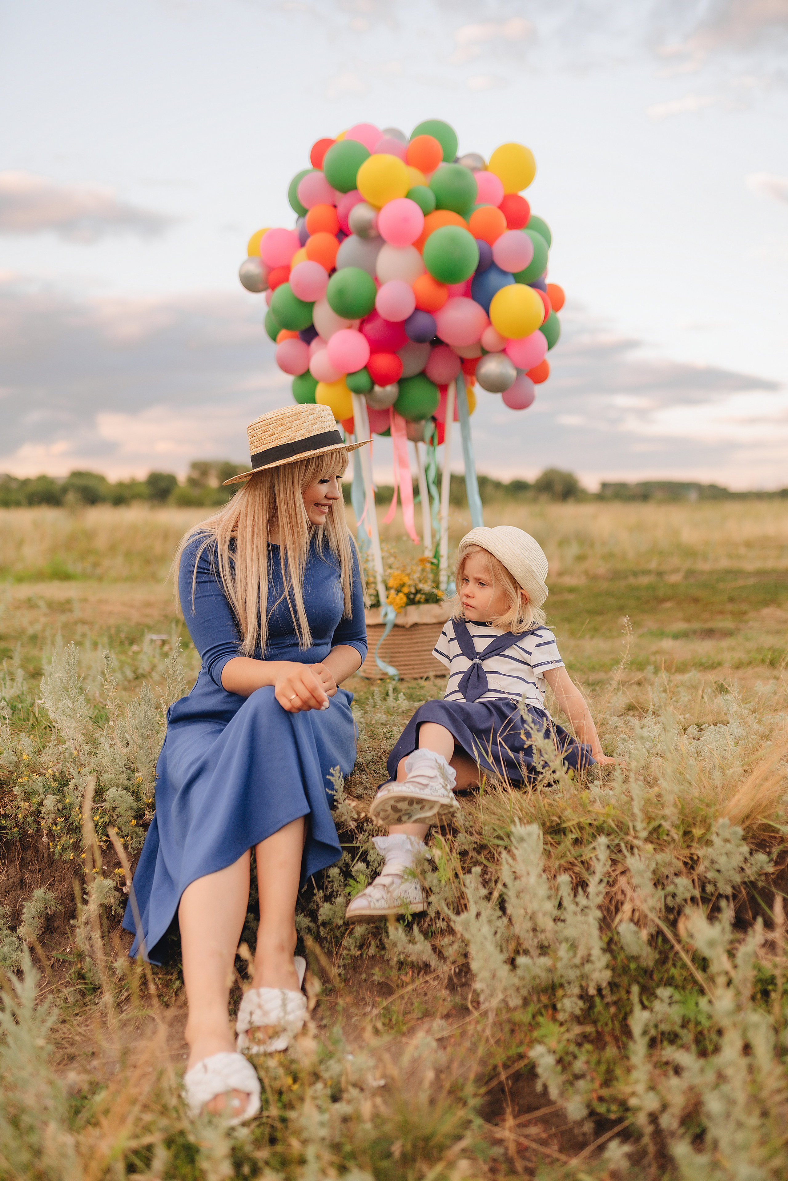 Ирина с дочуркой Евой | Пикник на закате. Фотограф Карина Шмулёва. Воронеж и область