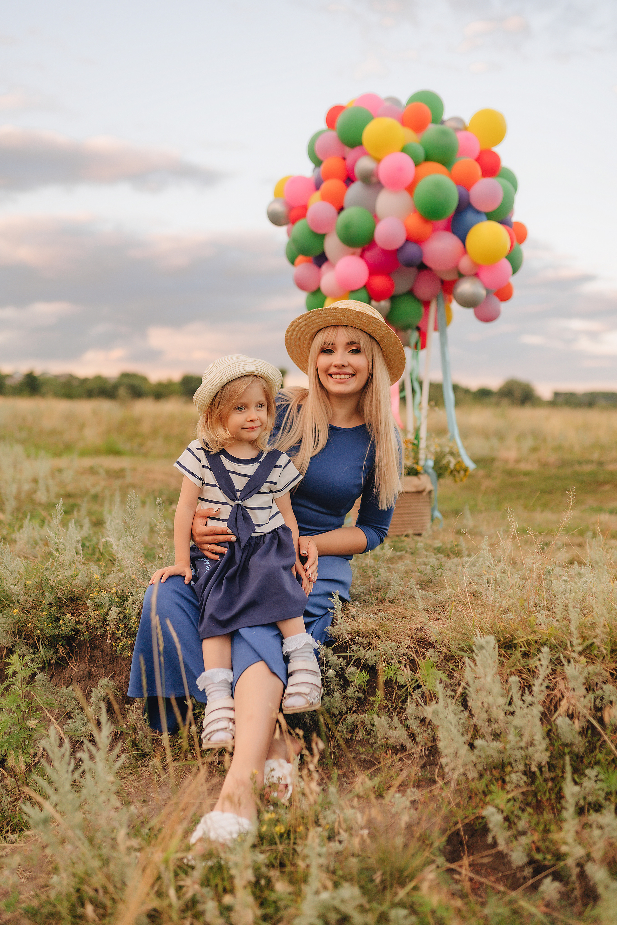 Ирина с дочуркой Евой | Пикник на закате. Фотограф Карина Шмулёва. Воронеж и область