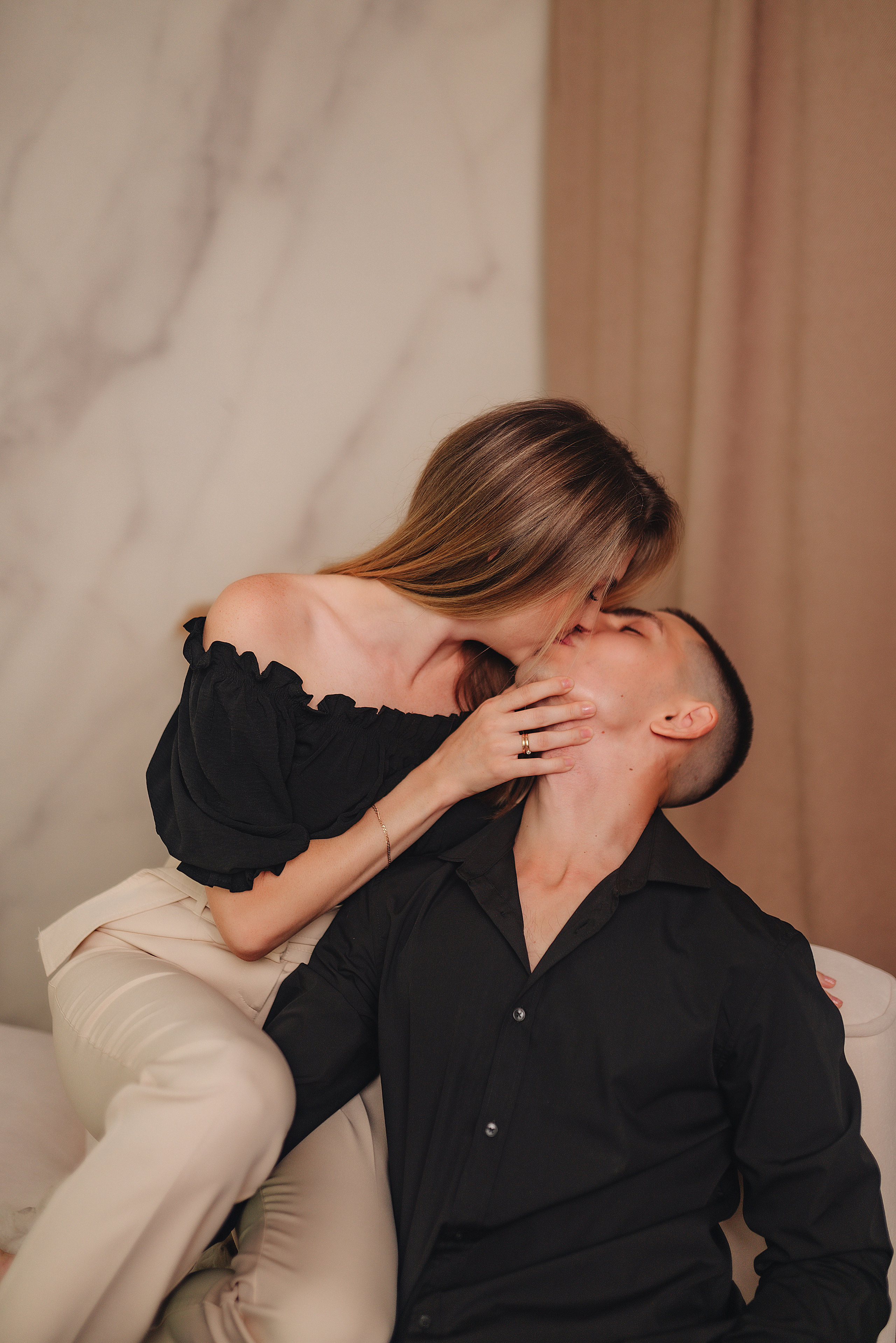 Кристина и Вадим | Съёмка в студии Portfolio. Фотограф Карина Шмулёва. Воронеж и область