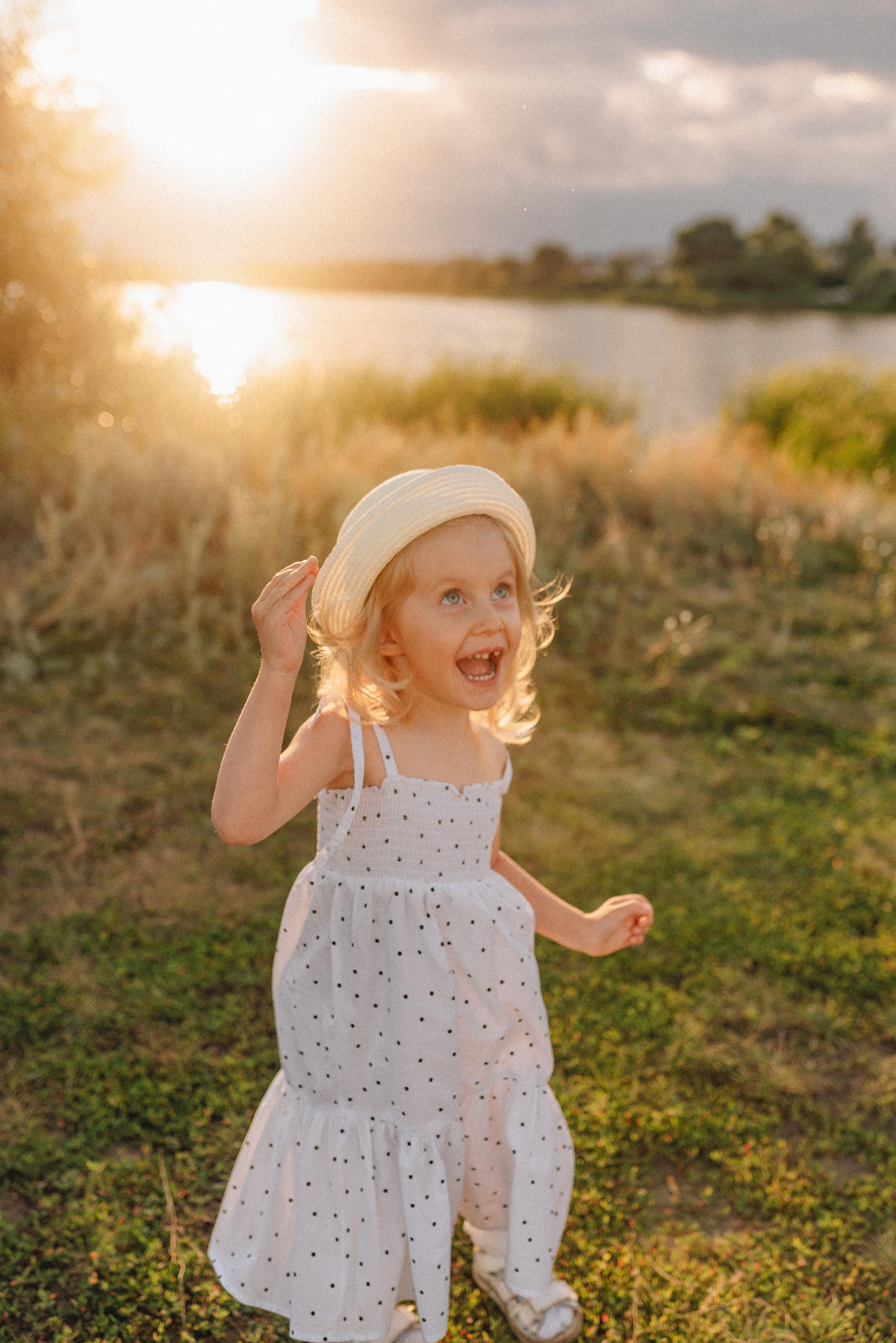 Ирина с дочуркой Евой | Пикник на закате. Фотограф Карина Шмулёва. Воронеж и область