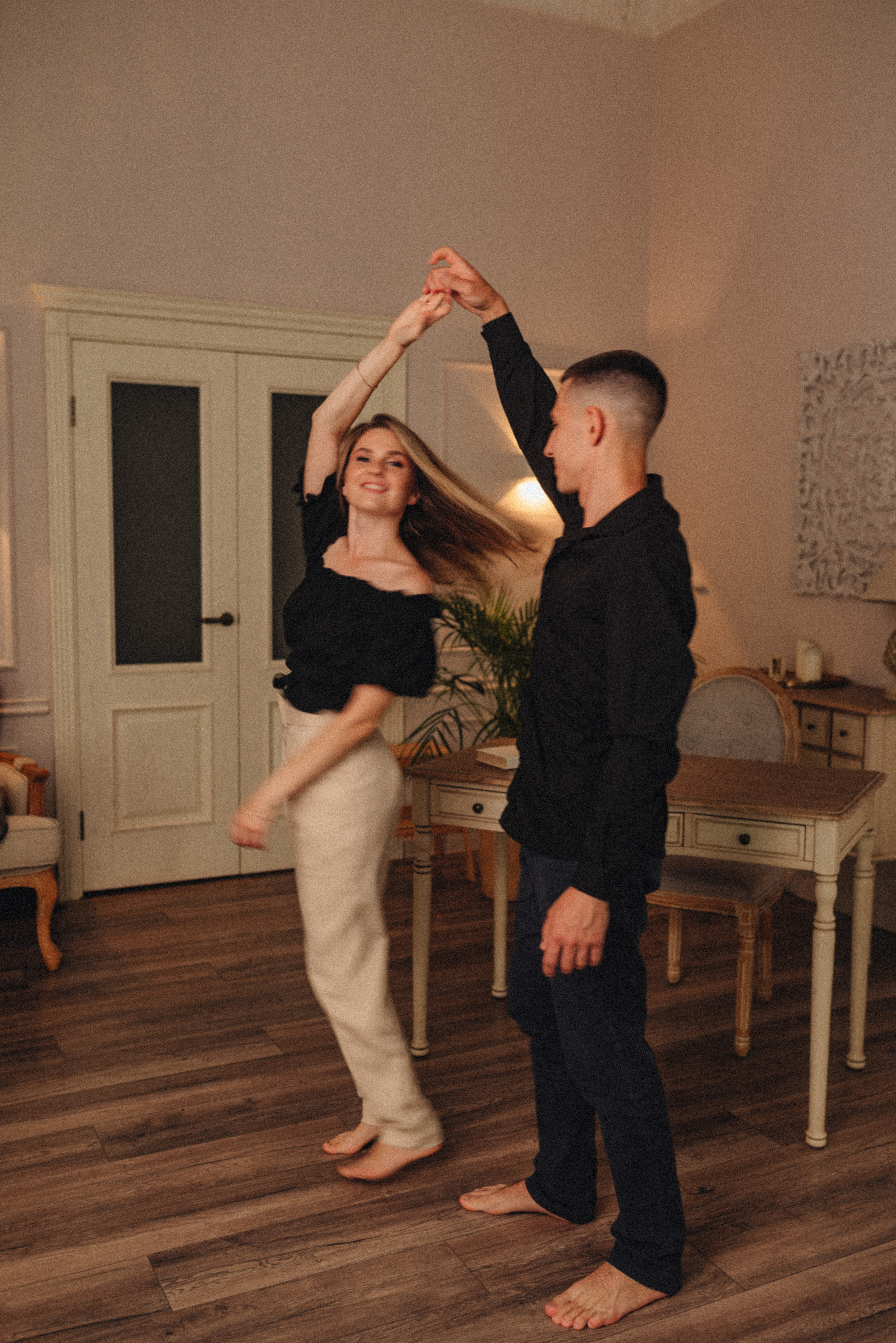 Кристина и Вадим | Съёмка в студии Portfolio. Фотограф Карина Шмулёва. Воронеж и область