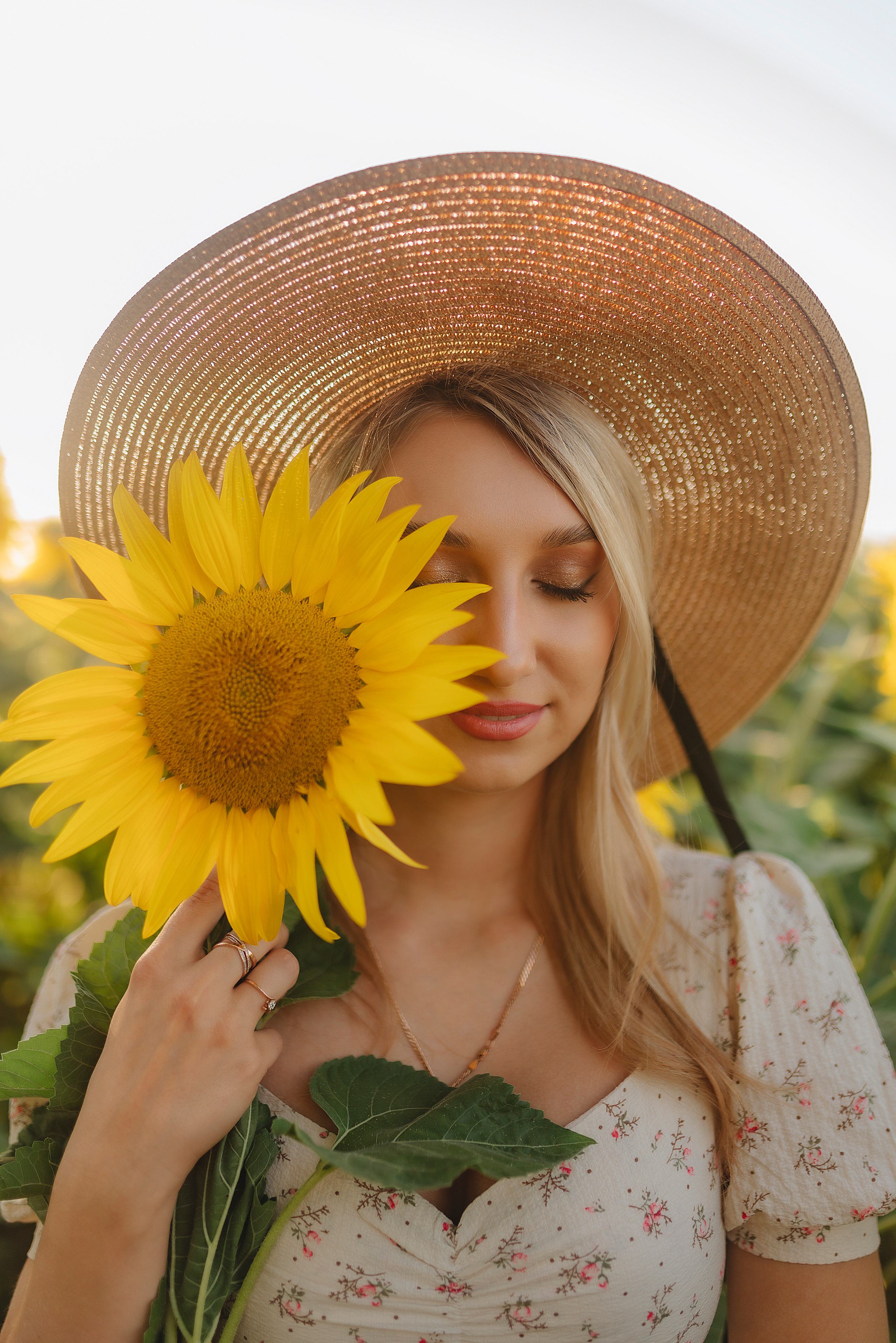 Олеся | Съемка с подсолнухами. Фотограф Карина Шмулёва. Воронеж и область