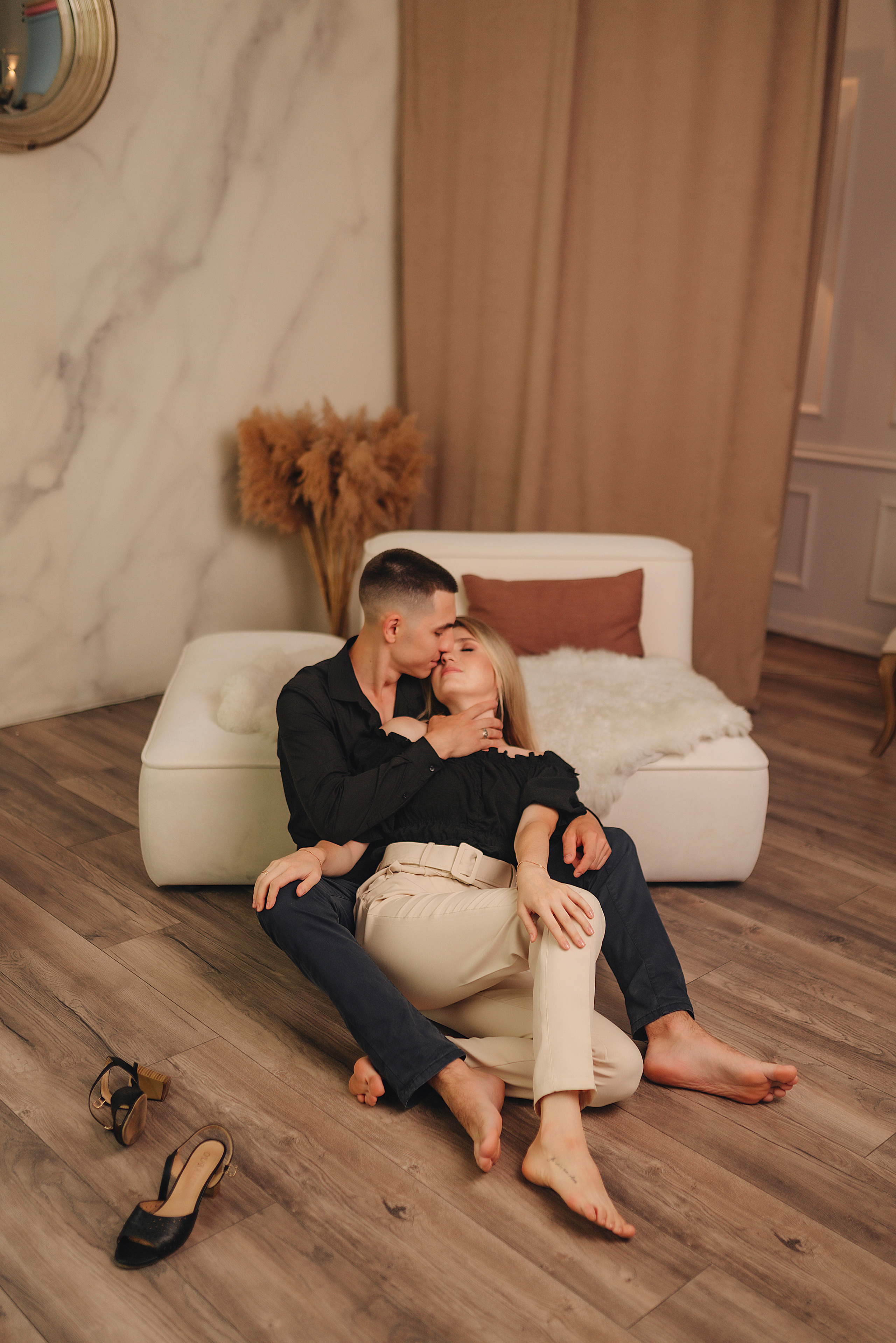 Кристина и Вадим | Съёмка в студии Portfolio. Фотограф Карина Шмулёва. Воронеж и область