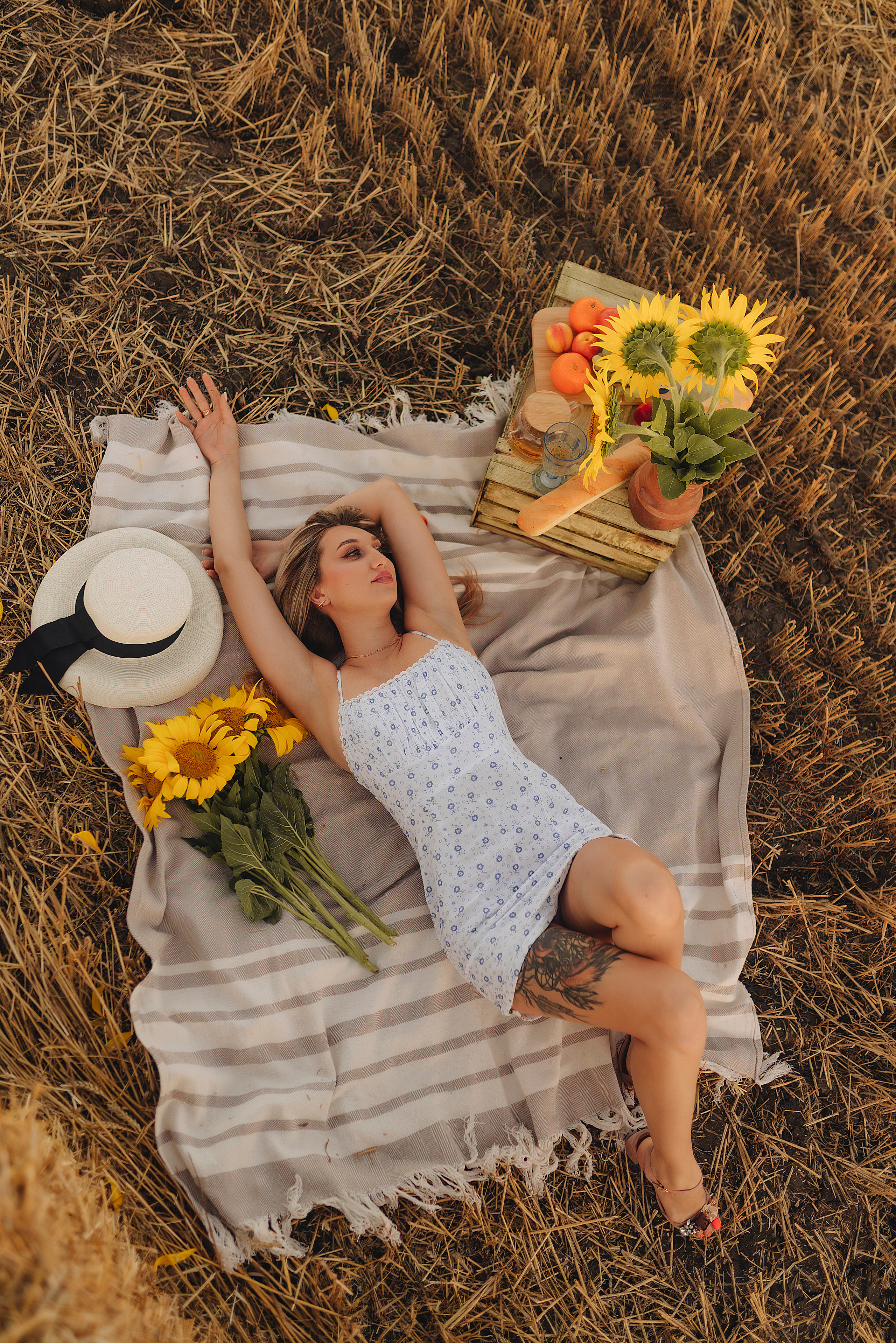 Олеся | Съемка с подсолнухами. Фотограф Карина Шмулёва. Воронеж и область