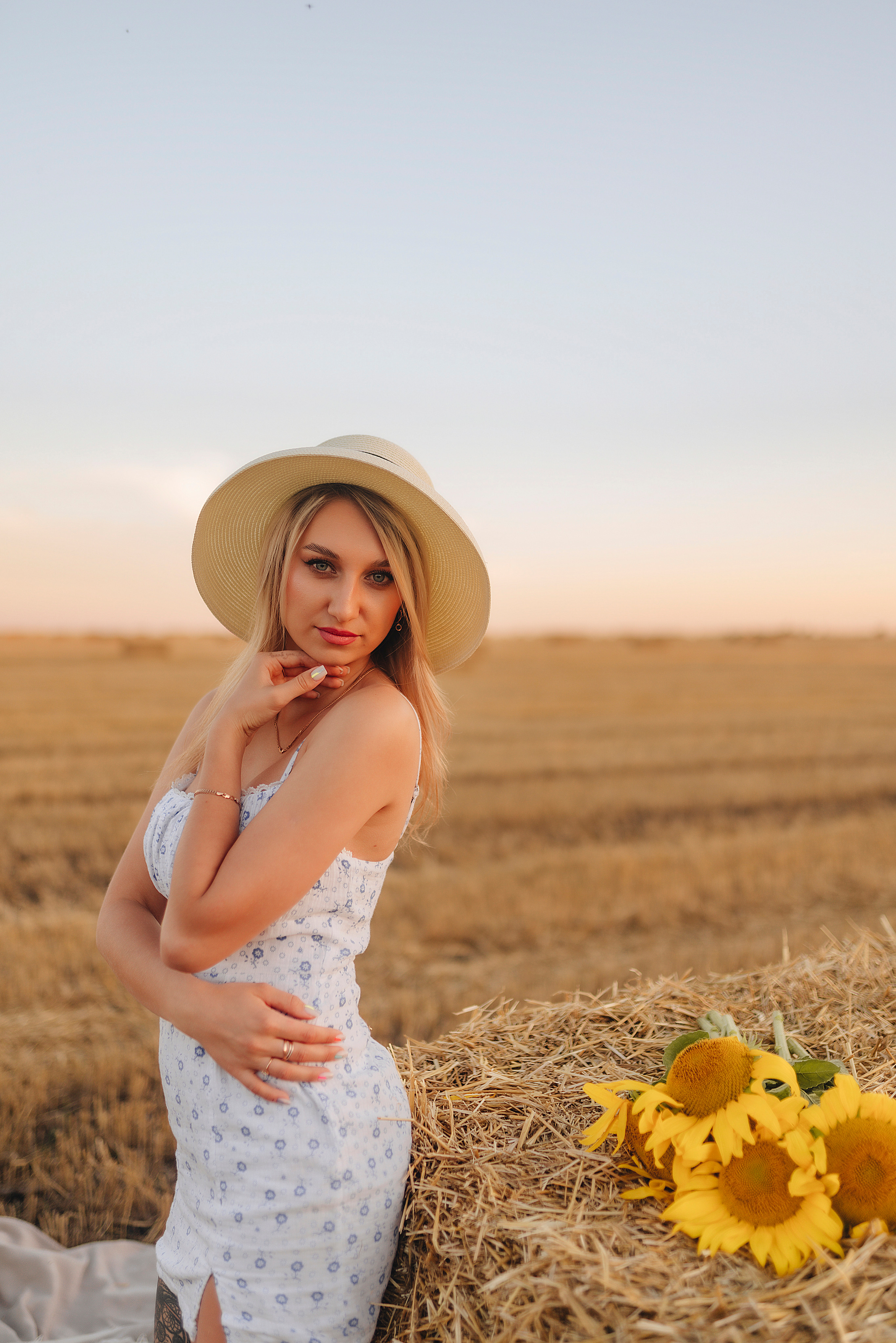 Олеся | Съемка с подсолнухами. Фотограф Карина Шмулёва. Воронеж и область