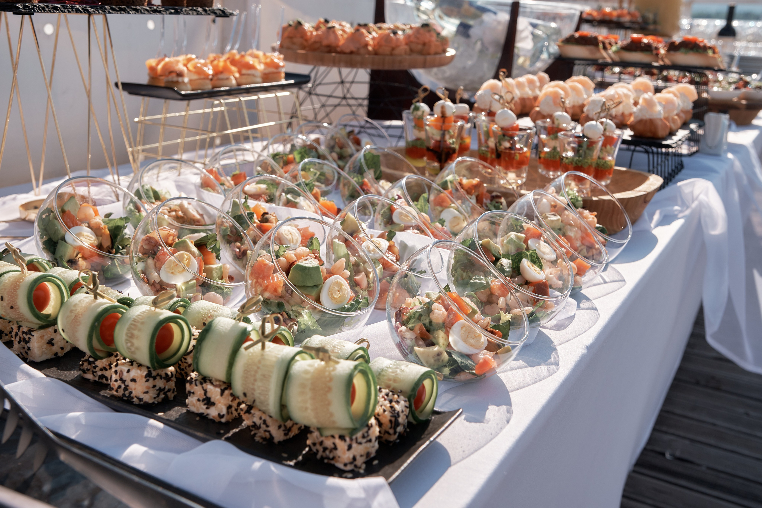 Яхта парус. Свадьба. Свадебный и портретный фотограф в Екатеринбурге Александр Блюденов