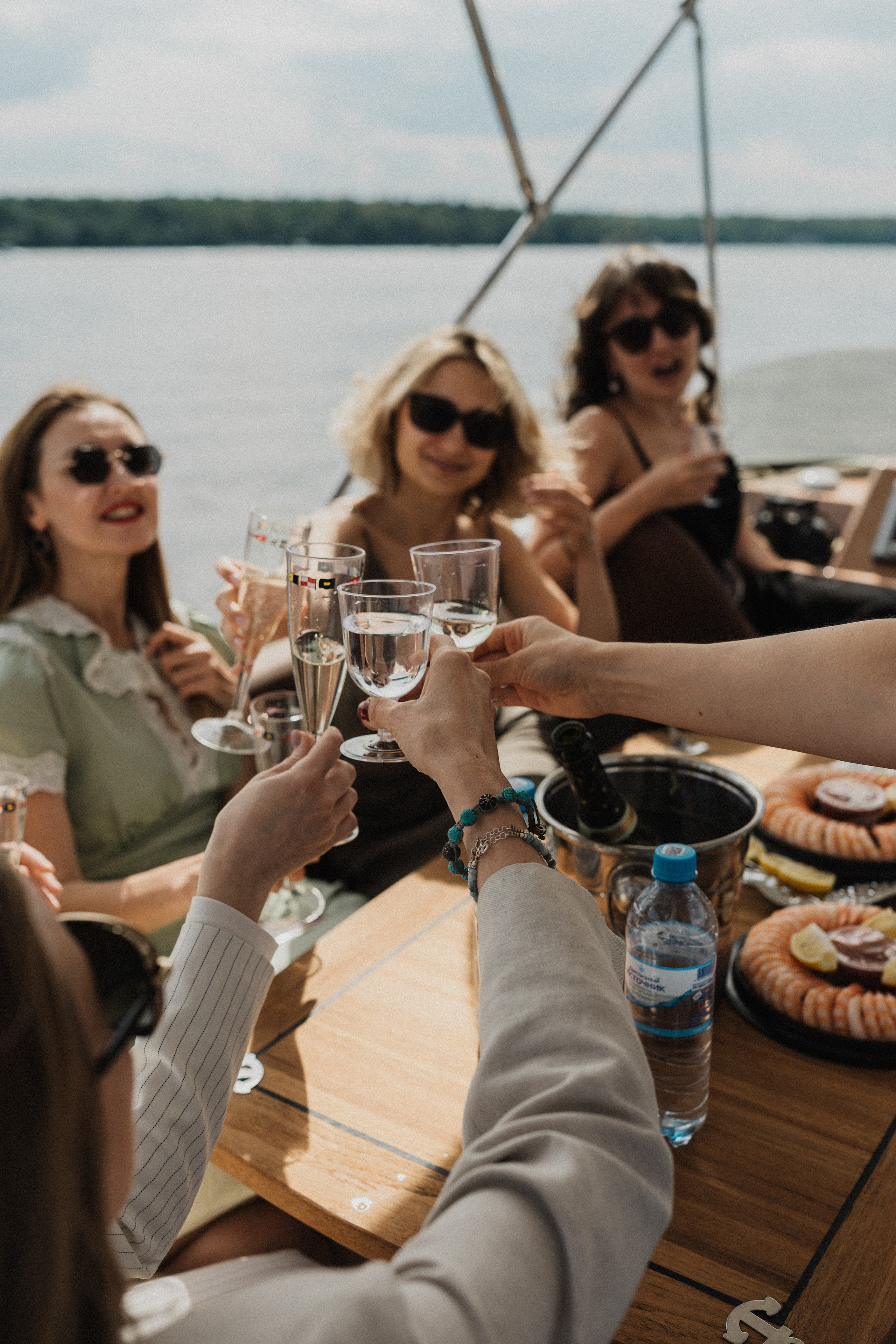 Девичник на яхте. Фотограф в Москве Ангелина Ким