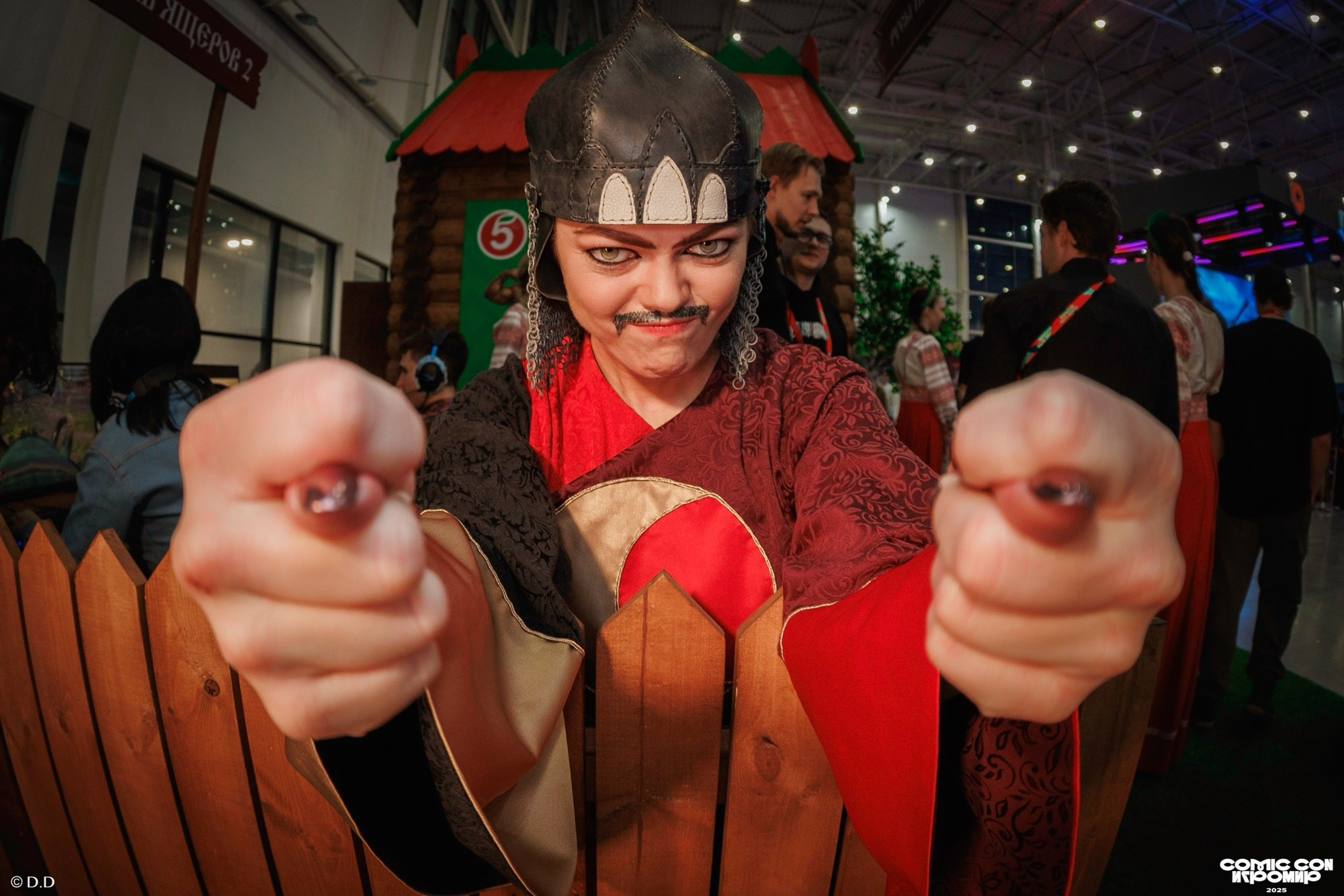 Comic Con Игромир 2025. Различные мероприятия и просто фотографии людей