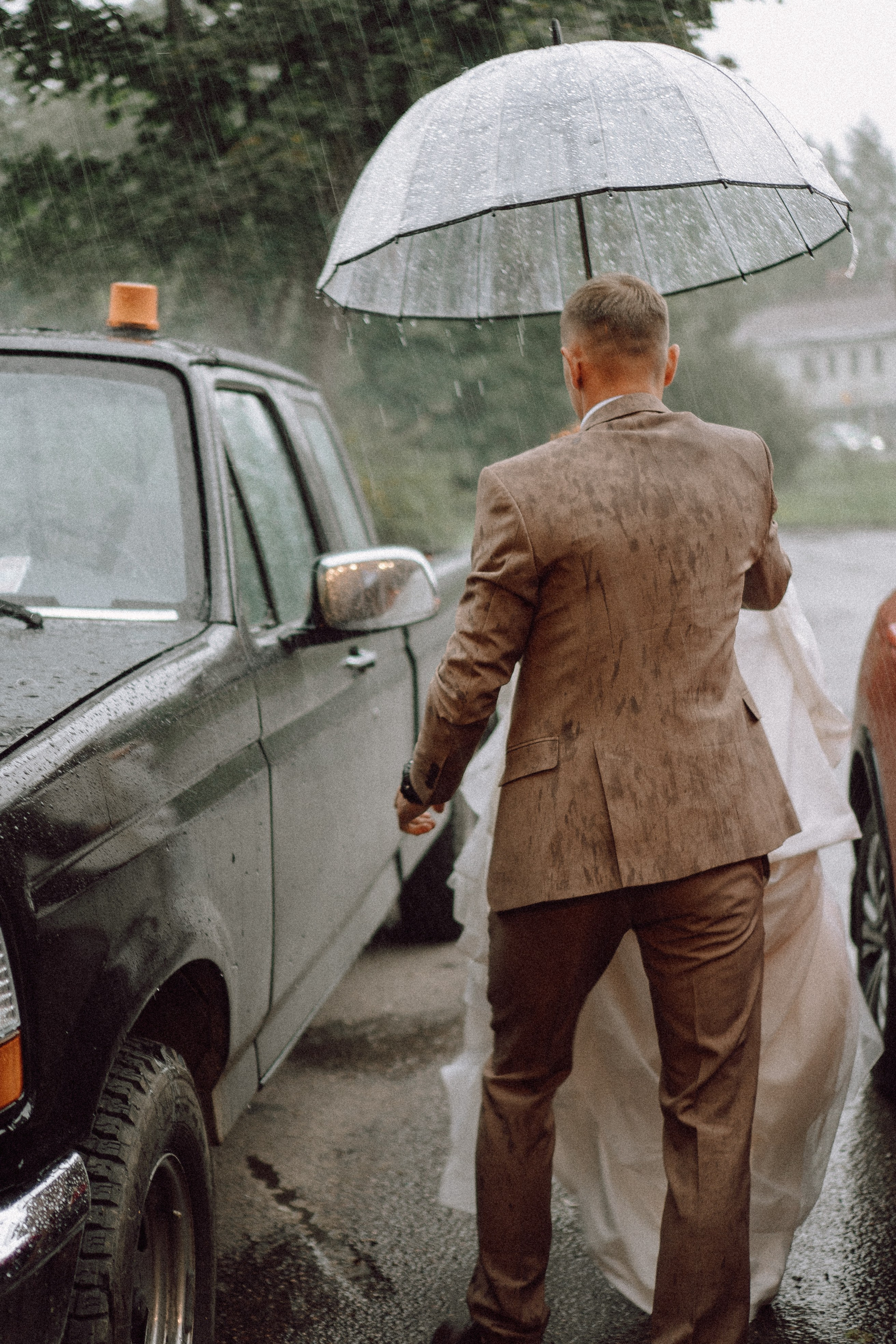 СВАДЕБНАЯ ФОТОСЕССИИЯ ПАРЫ В ГОРОДЕ ПРИОЗЕРСК В СОСНОВОМ ЛЕСУ И С ПИКАПОМ. Профессиональный фотограф, Санкт-Петербург — Виктория Богомолова