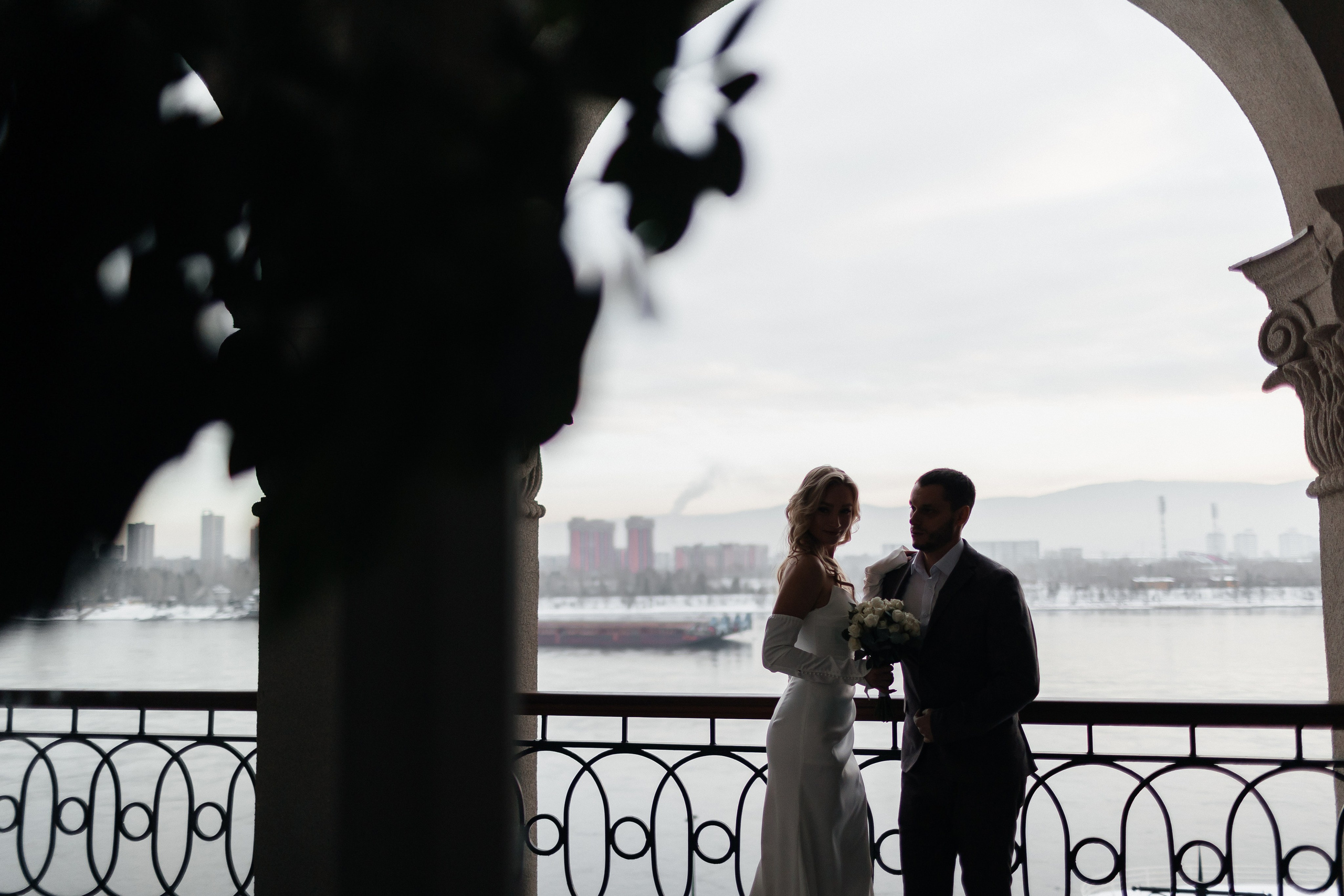 Максим и Анастасия (прогулка). Фотограф свадебный семейный в Красноярске Шукшина Наталья