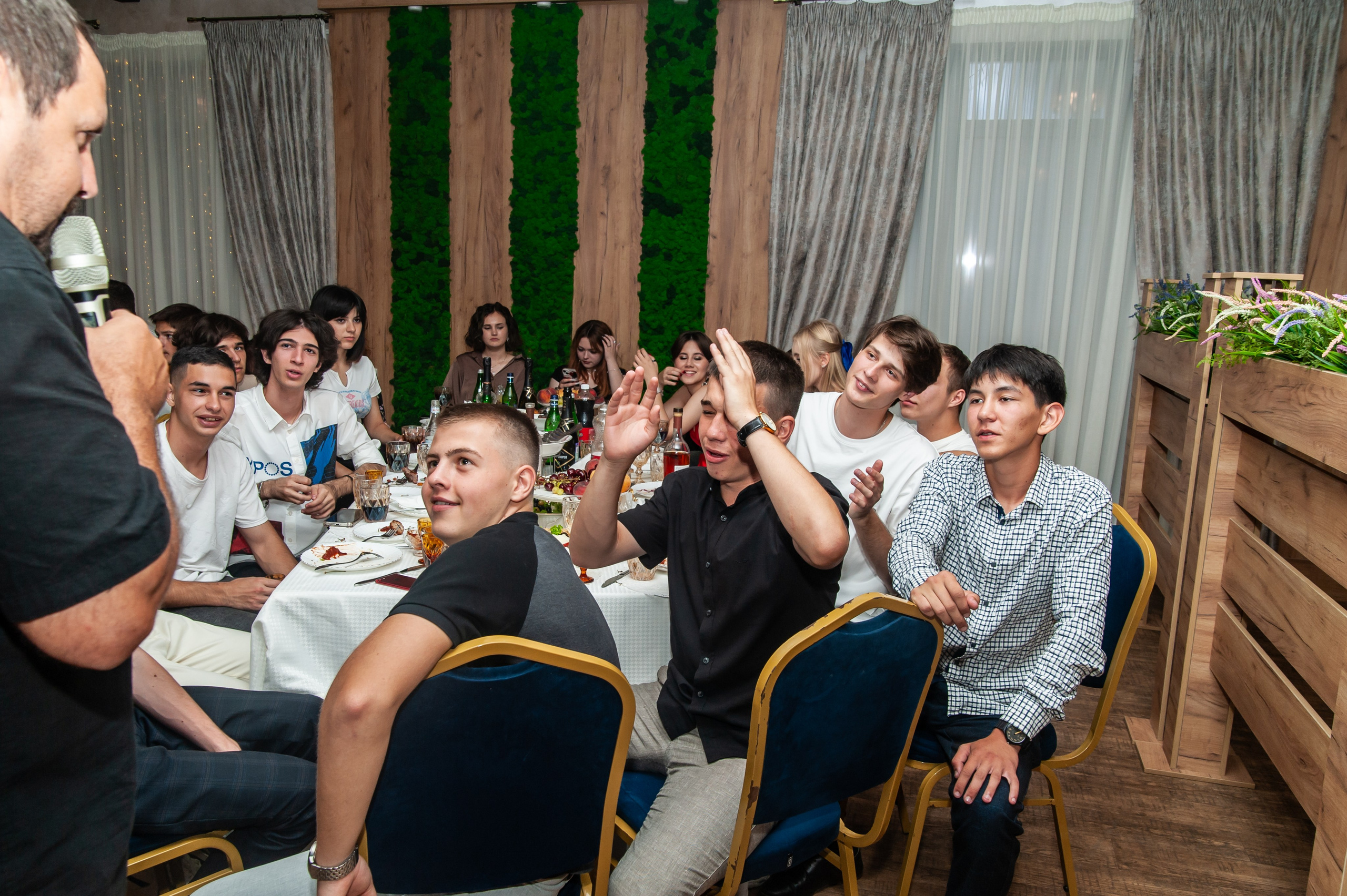 Выпускной МАОУ СОШ № 17 им. Эдуарда Есаяна. Свадебный и семейный фотограф Денис Лукьянов в Краснодаре, Краснодарском крае и Республике Крым