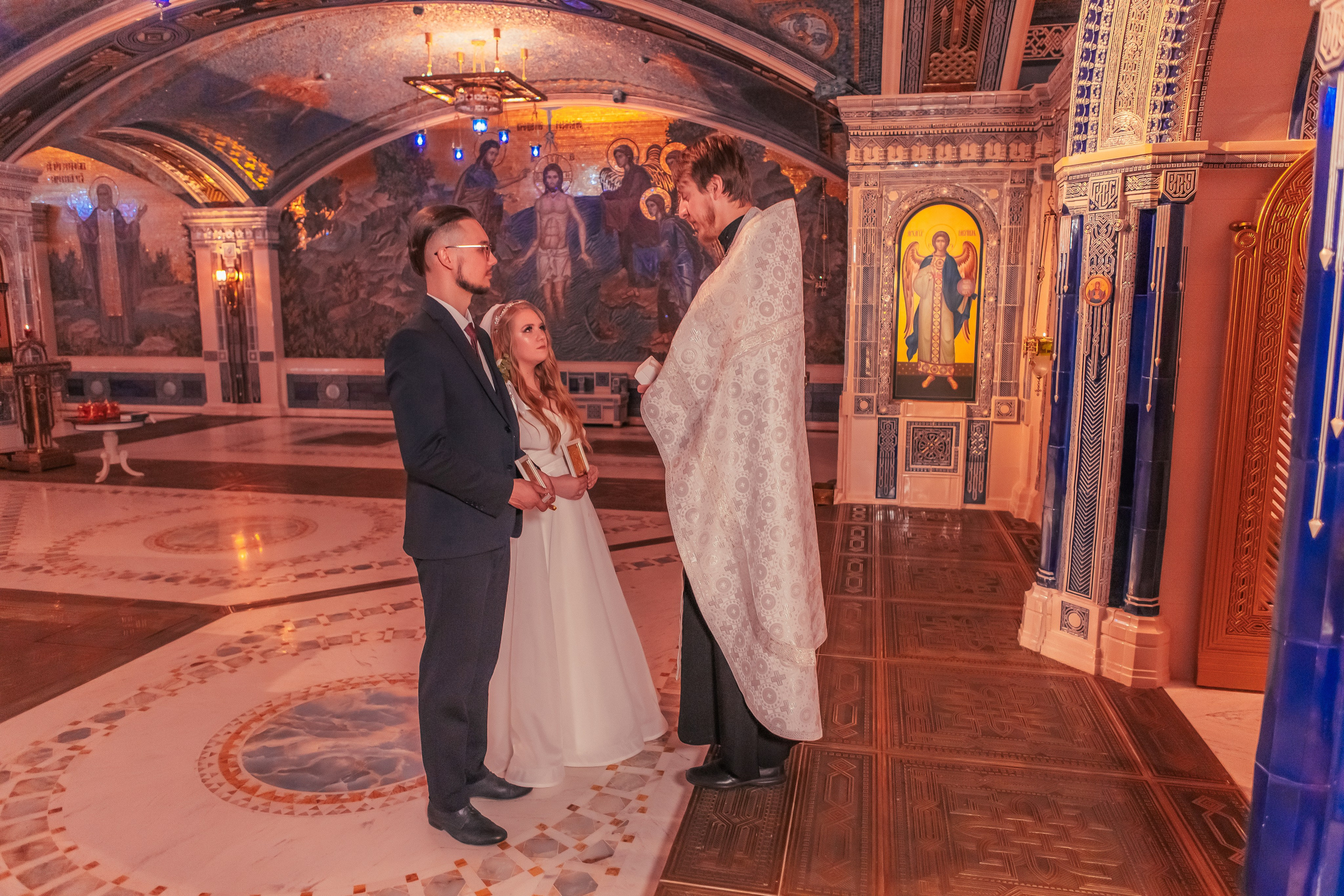 Свадьба. Венчание. Фотограф в Москве фотосессия