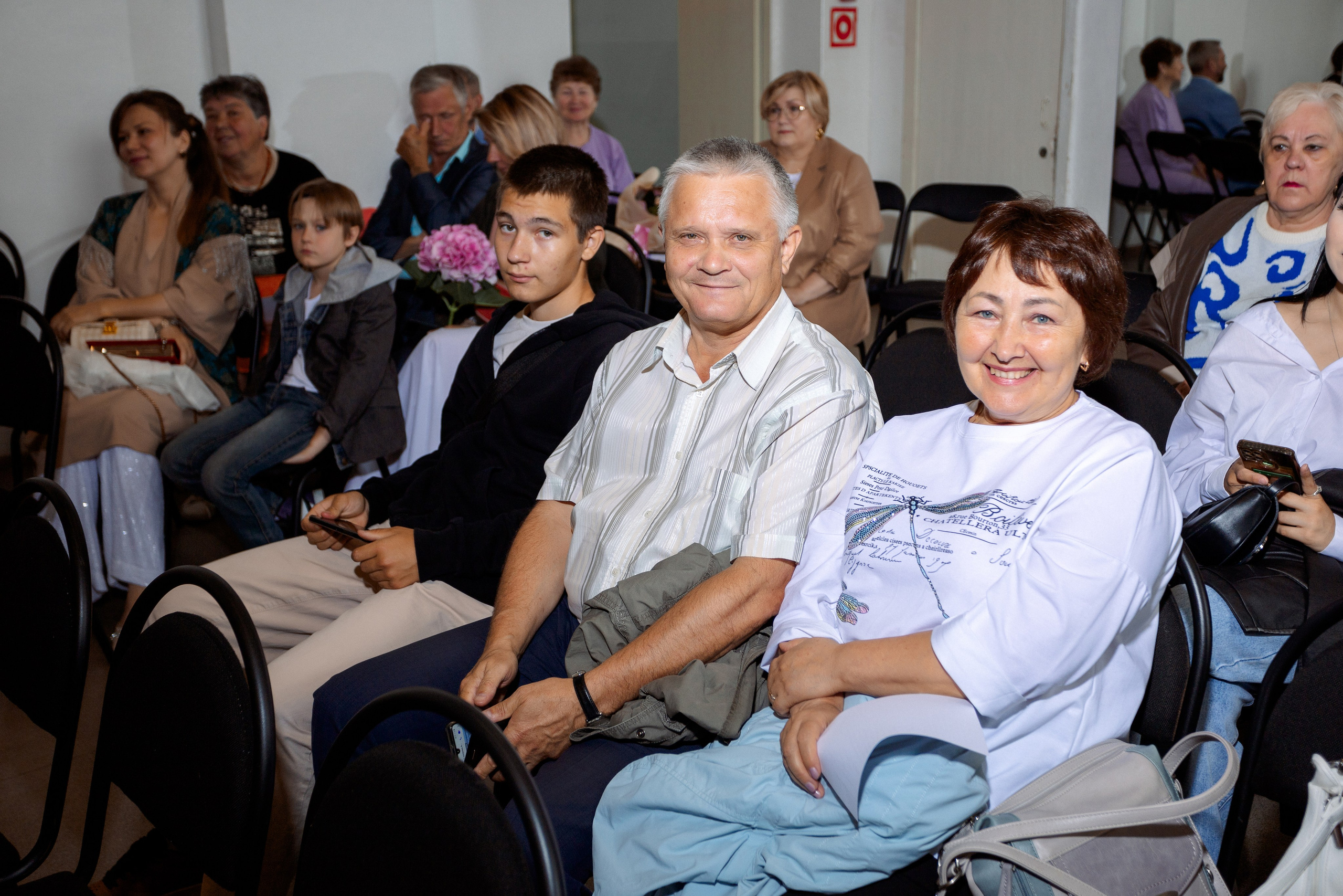 ВРУЧЕНИЕ АТТЕСТАТОВ: Пример. Все фото. Профессиональный фотограф в Ижевске Леша Петров