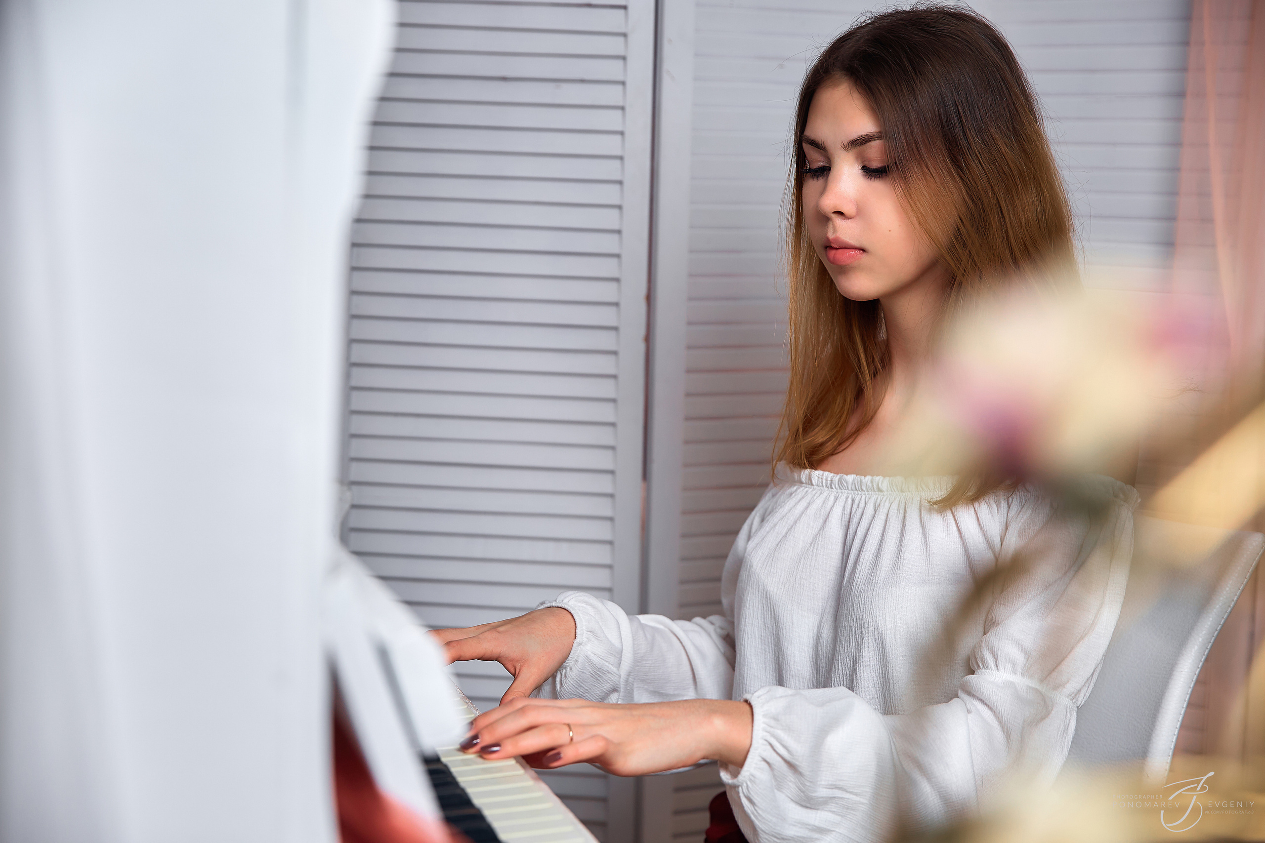 Семейная фотосессия в студии. Свадебный фотограф в Тольятти Жигулевске и Самаре Пономарев Евгений