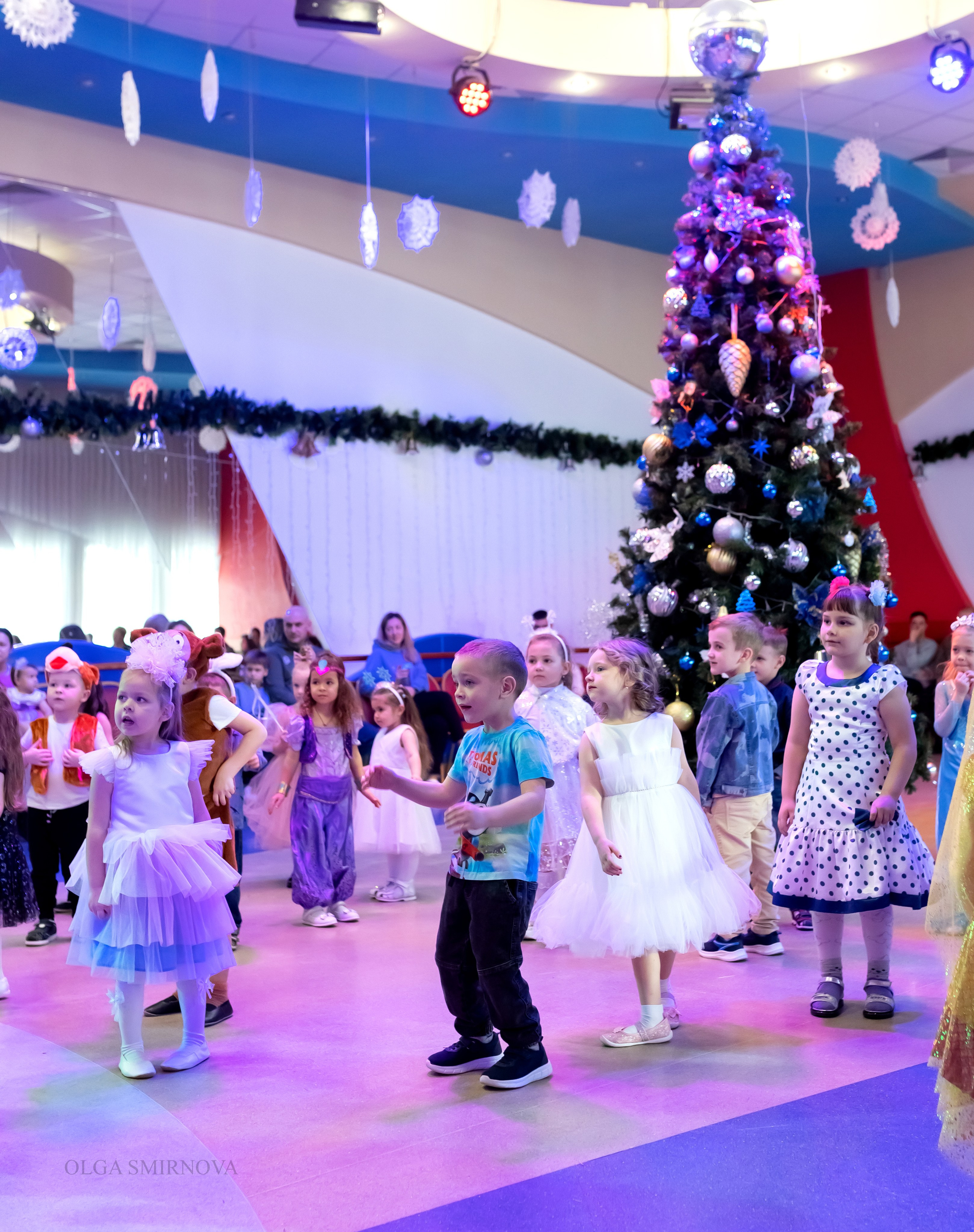 Утренник в ДОФ 04.01.25. Ольга Смирнова юрист, фотограф