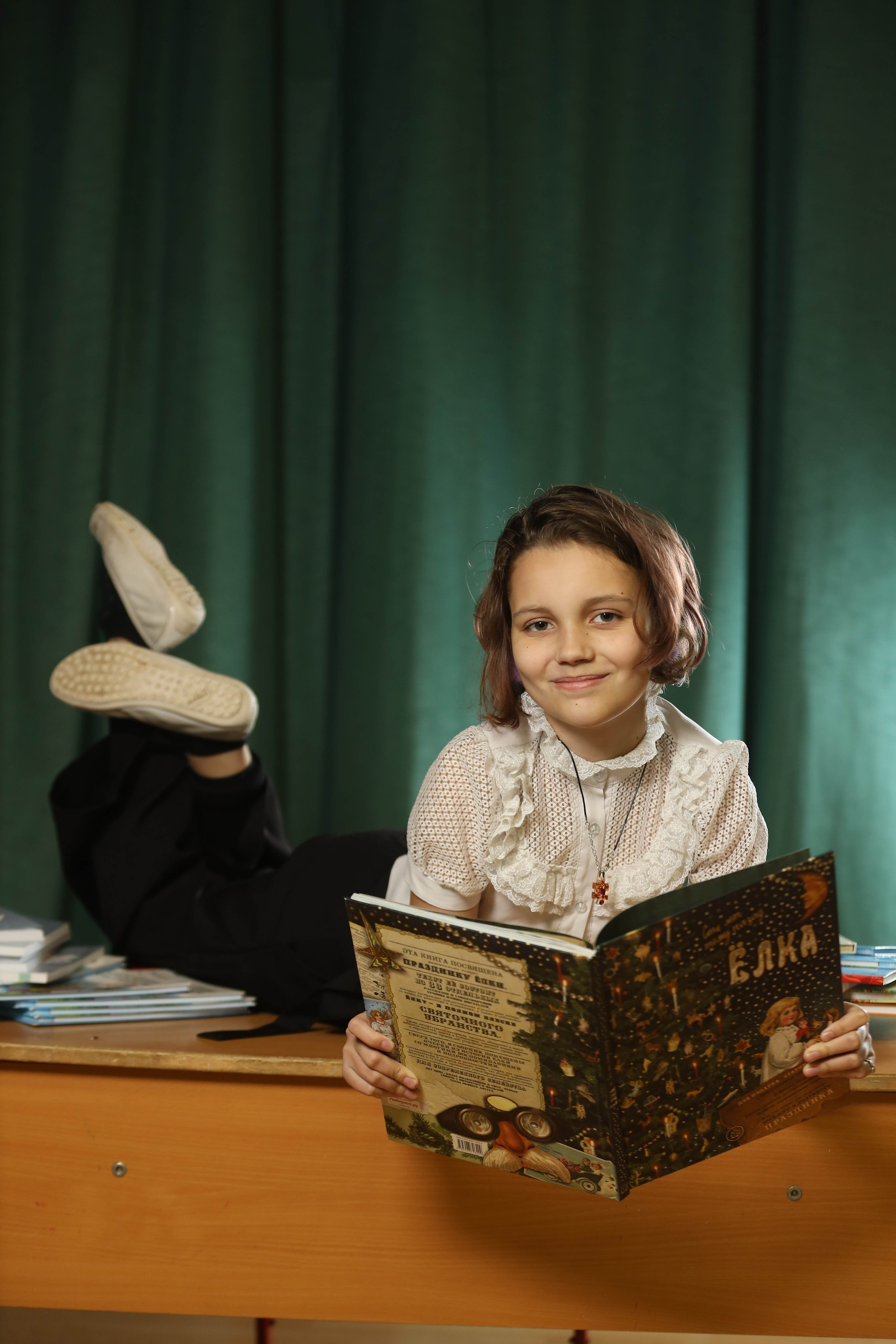 Школьный альбом 4-й класс. Фотограф Антон Чупринин