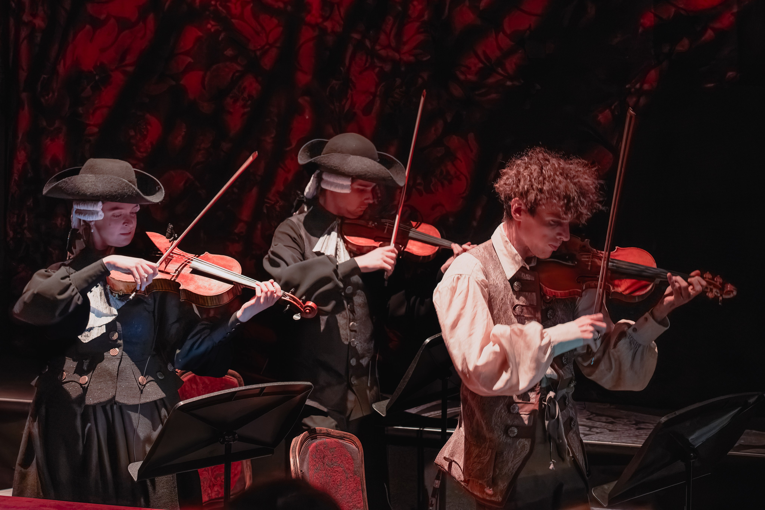 Театр Терезы Дуровой: Моцарт и Сальери. Сайт фотографа Сергея Абрамова