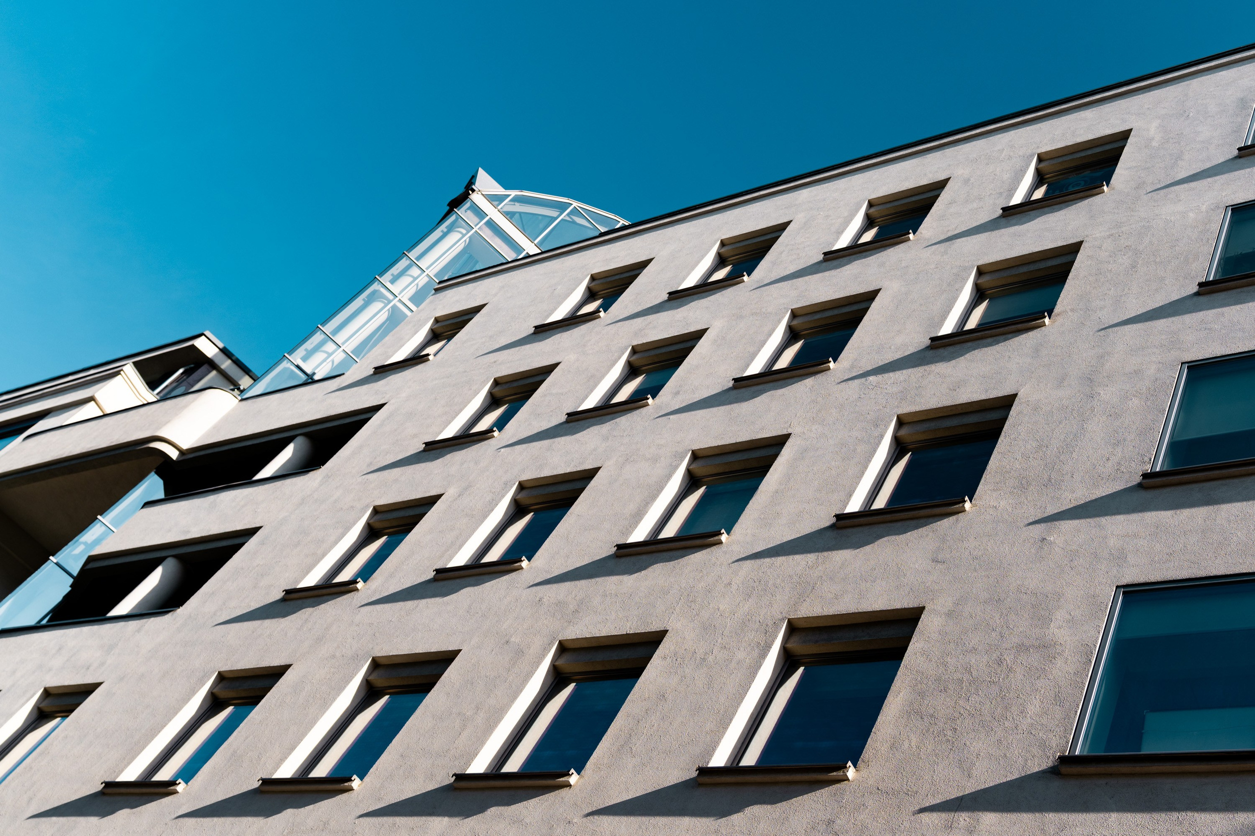 Свет и тень в городе. Фотограф в Москве. Шахабудин