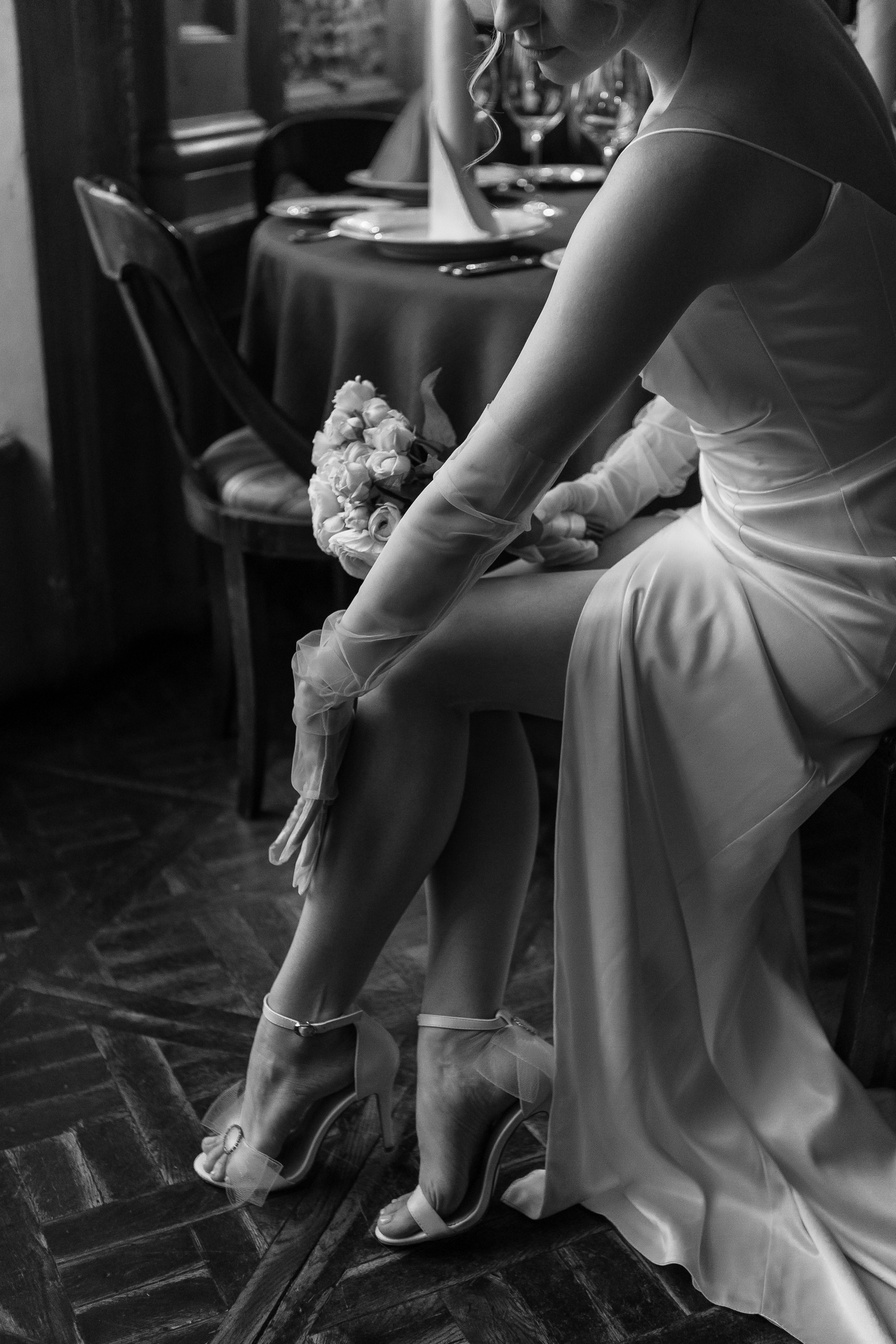 Свадебная фотосессия в Кафе Пушкинъ. Свадебный фотограф в Москве Дарья Олендарёва