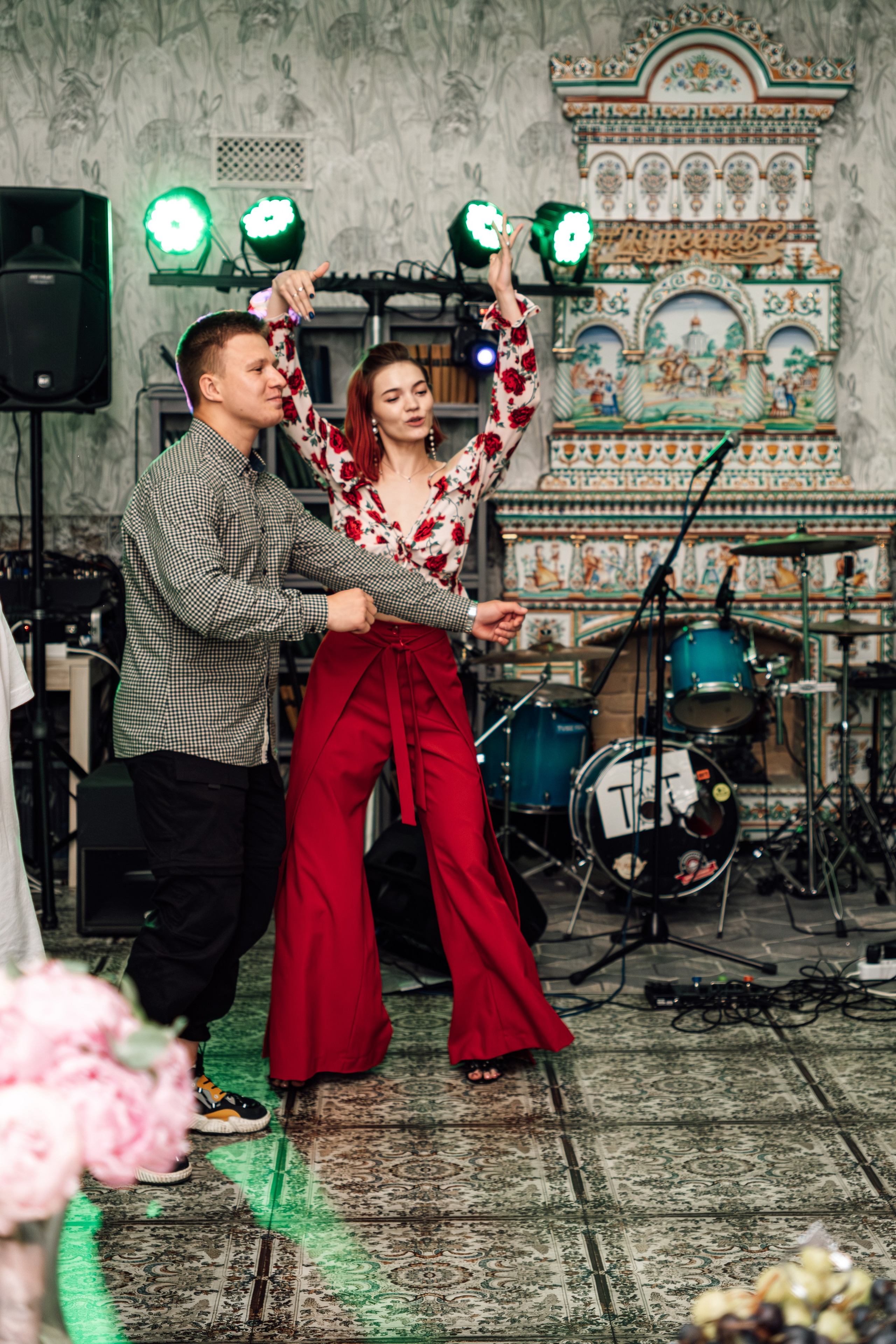 Сергей и Олеся. Фотограф и видеограф в Тюмени Анна Жагорина, ваши фото еще не отдавали так быстро!