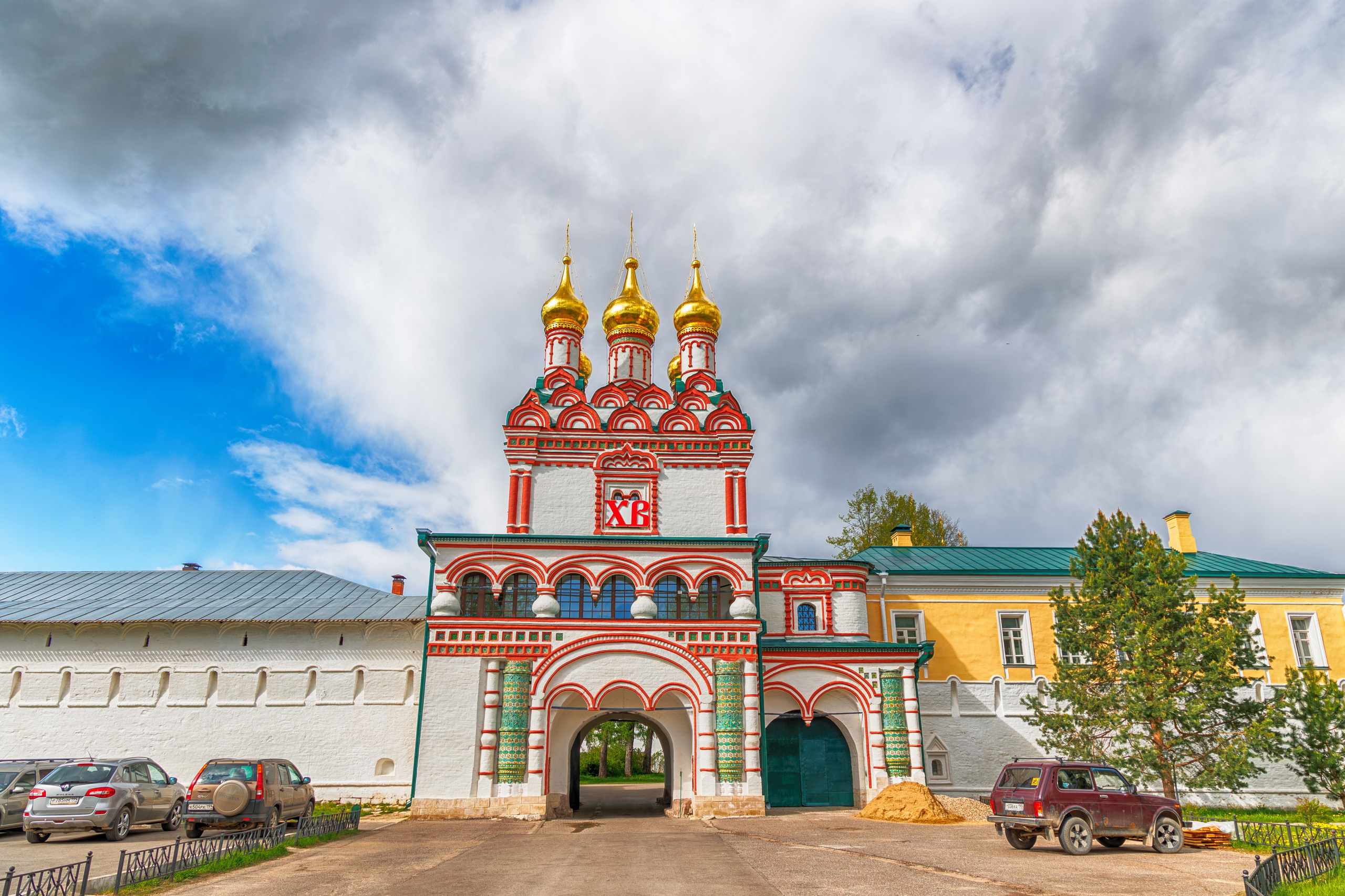 Путешествие во времени: Иосифо-Волоцкий монастырь. 1000 куполов России, фотопроект Вадима Квятковского и Надежды Ельцовой