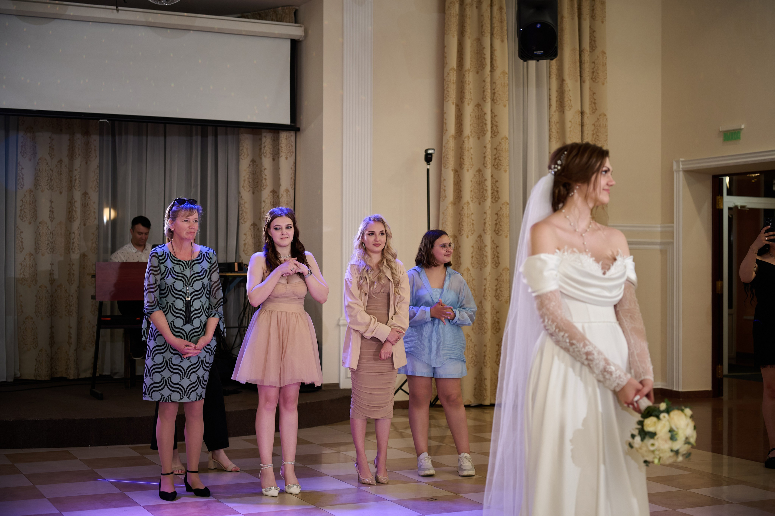 Гибридная съемка свадьбы Виктора и Виктории. Профессиональный фотограф Старый Оскол, Губкин — свадьба, венчание, крещение, юбилей и день рождения