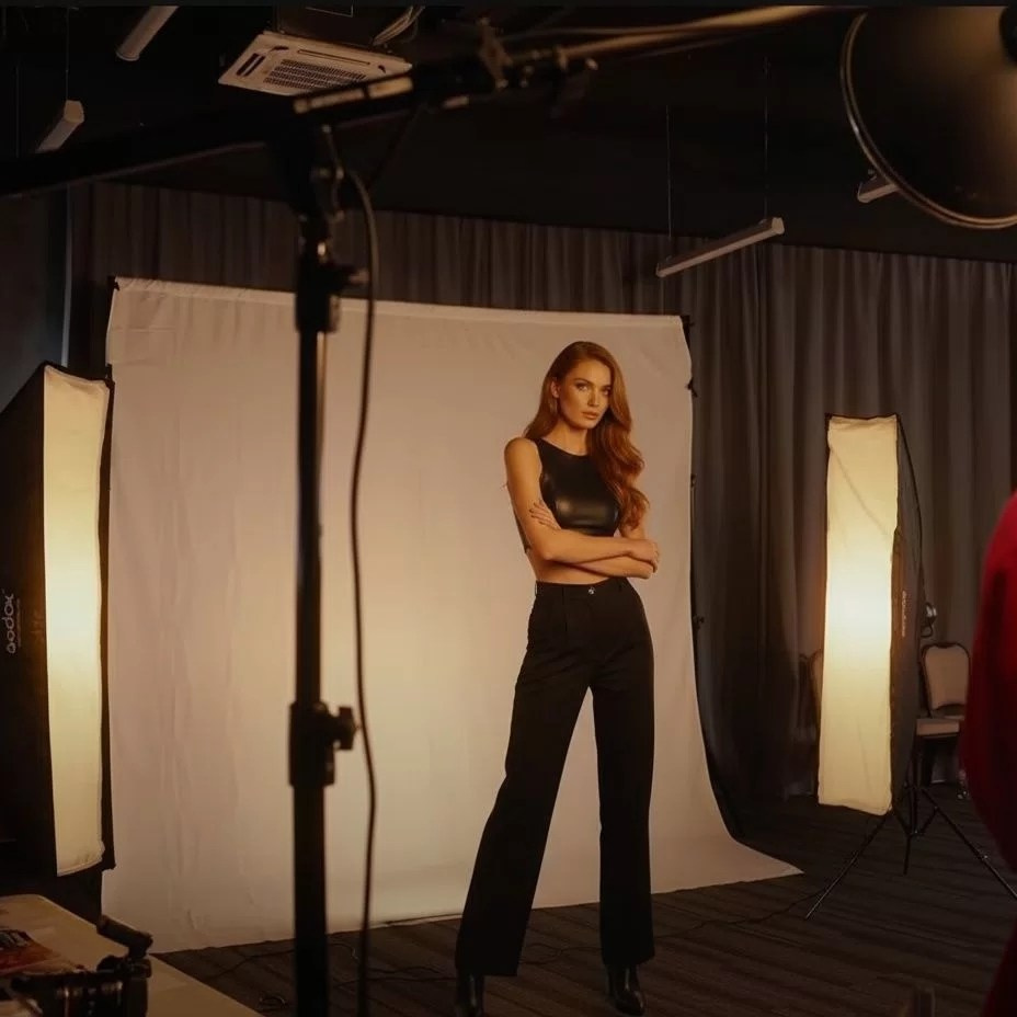 Открытие новой креативная фото + нейро — студии в Екатеринбурге. Фото + нейро — студия «POP-UP»