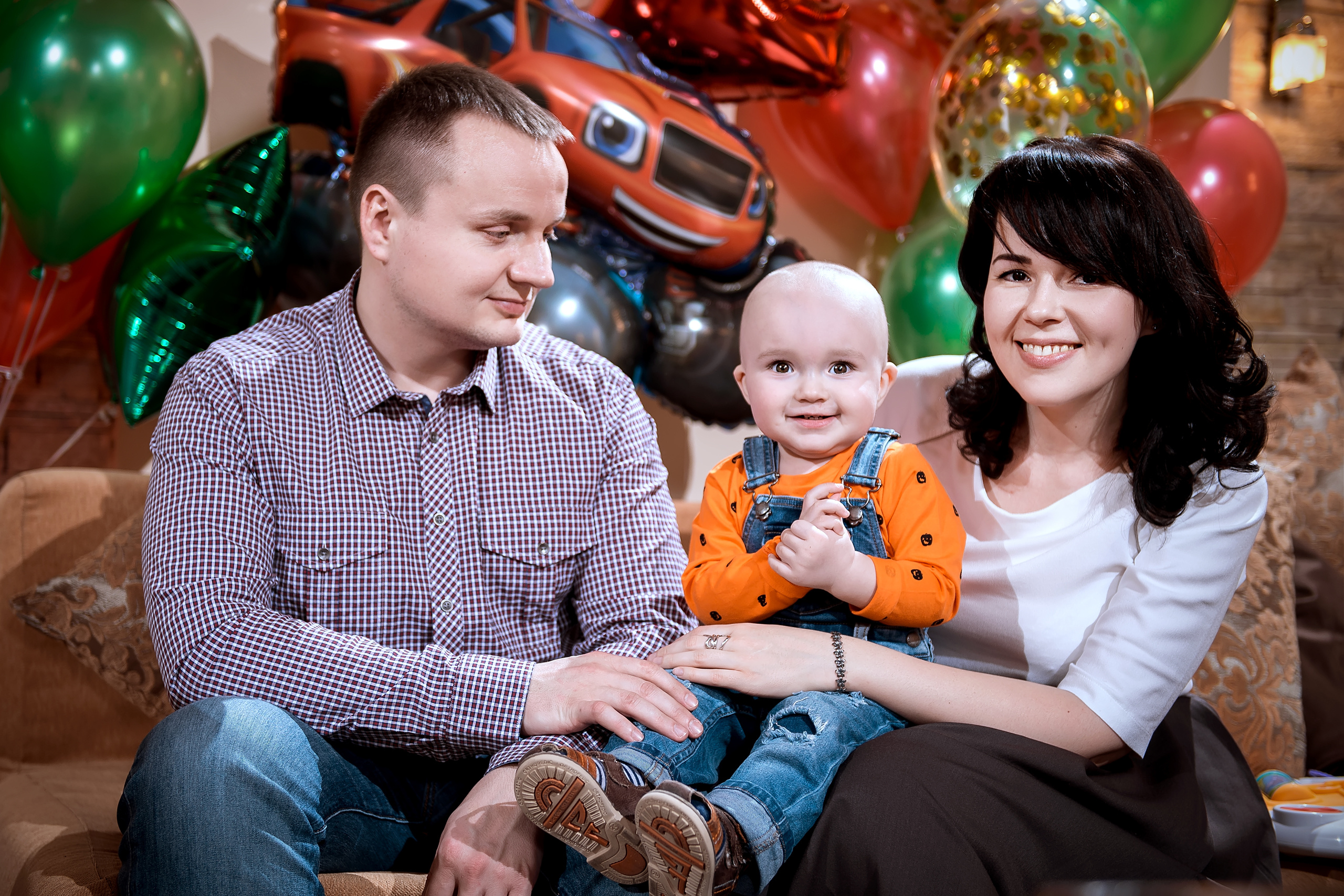 Фотосъемка празднования дня рождения в Пироговском дворике в Мытищах. Свадебный и семейный фотограф Виктория Носачёва. Щелково, Москва и МО