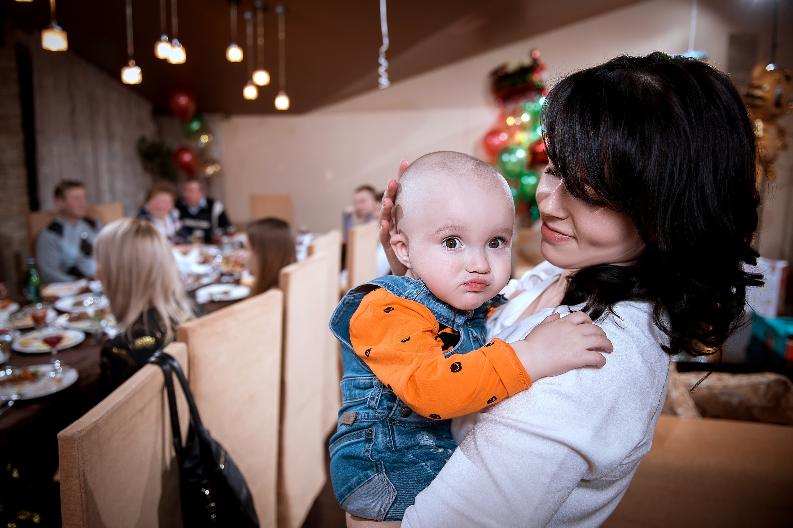 Фотосъемка празднования дня рождения в Пироговском дворике в Мытищах. Свадебный и семейный фотограф Виктория Носачёва. Щелково, Москва и МО