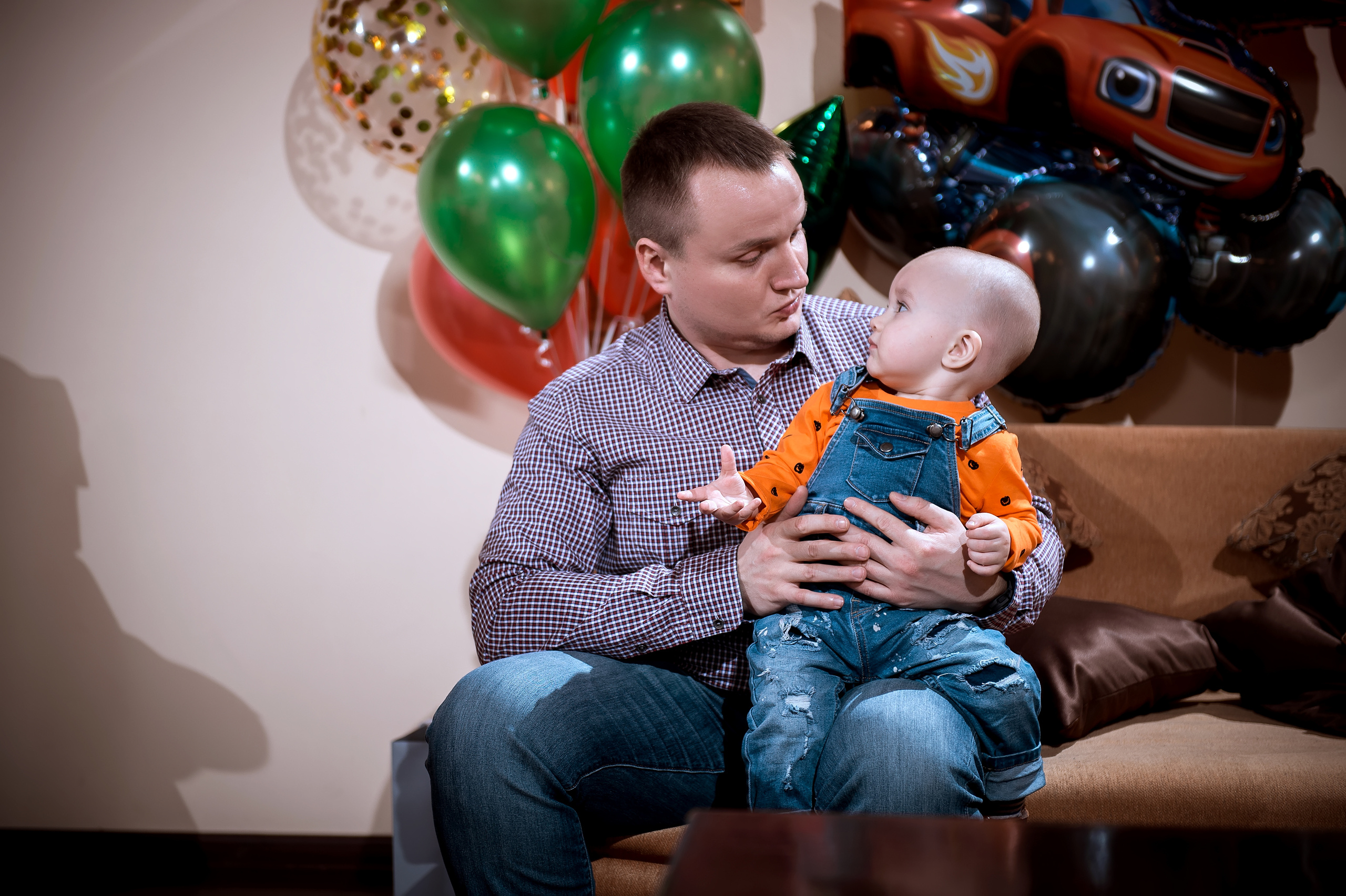 Фотосъемка празднования дня рождения в Пироговском дворике в Мытищах. Свадебный и семейный фотограф Виктория Носачёва. Щелково, Москва и МО