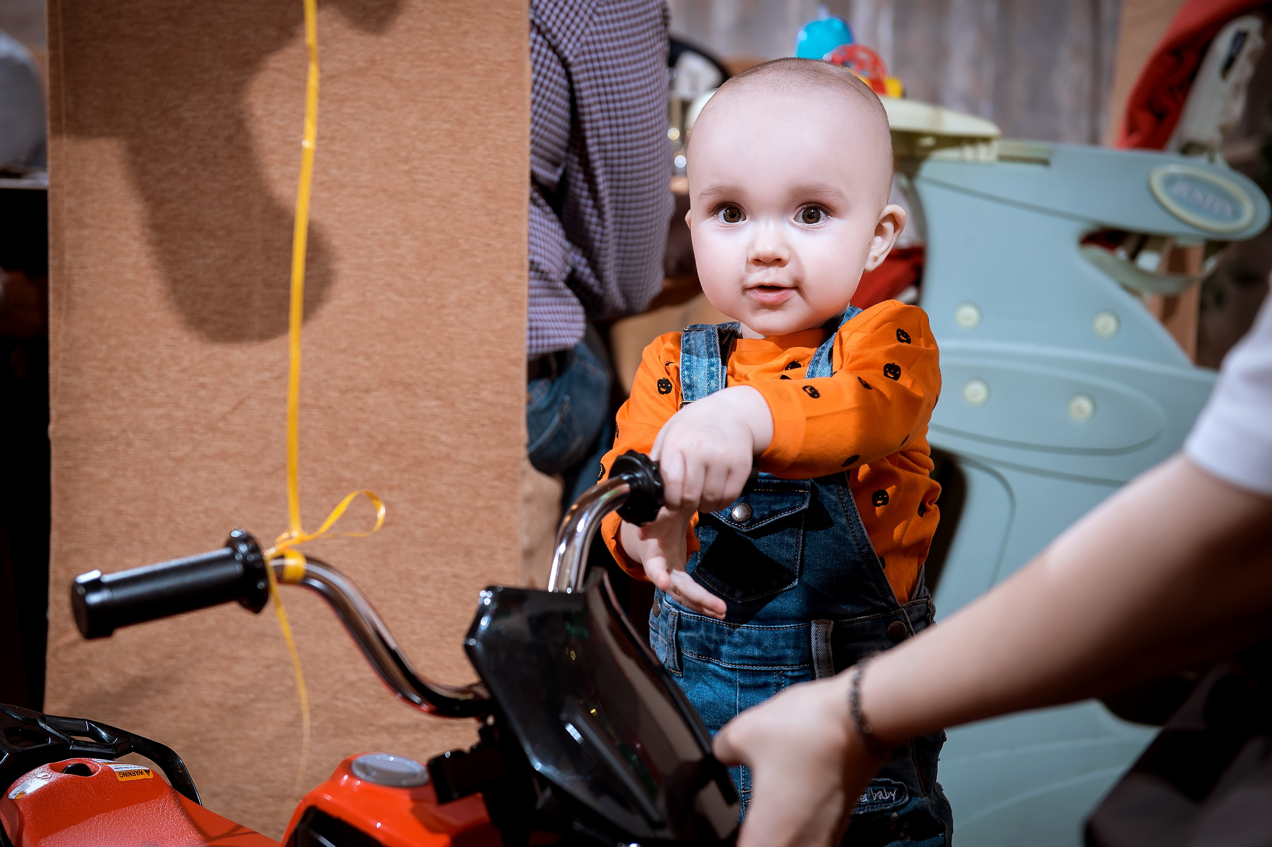 Фотосъемка празднования дня рождения в Пироговском дворике в Мытищах. Свадебный и семейный фотограф Виктория Носачёва. Щелково, Москва и МО