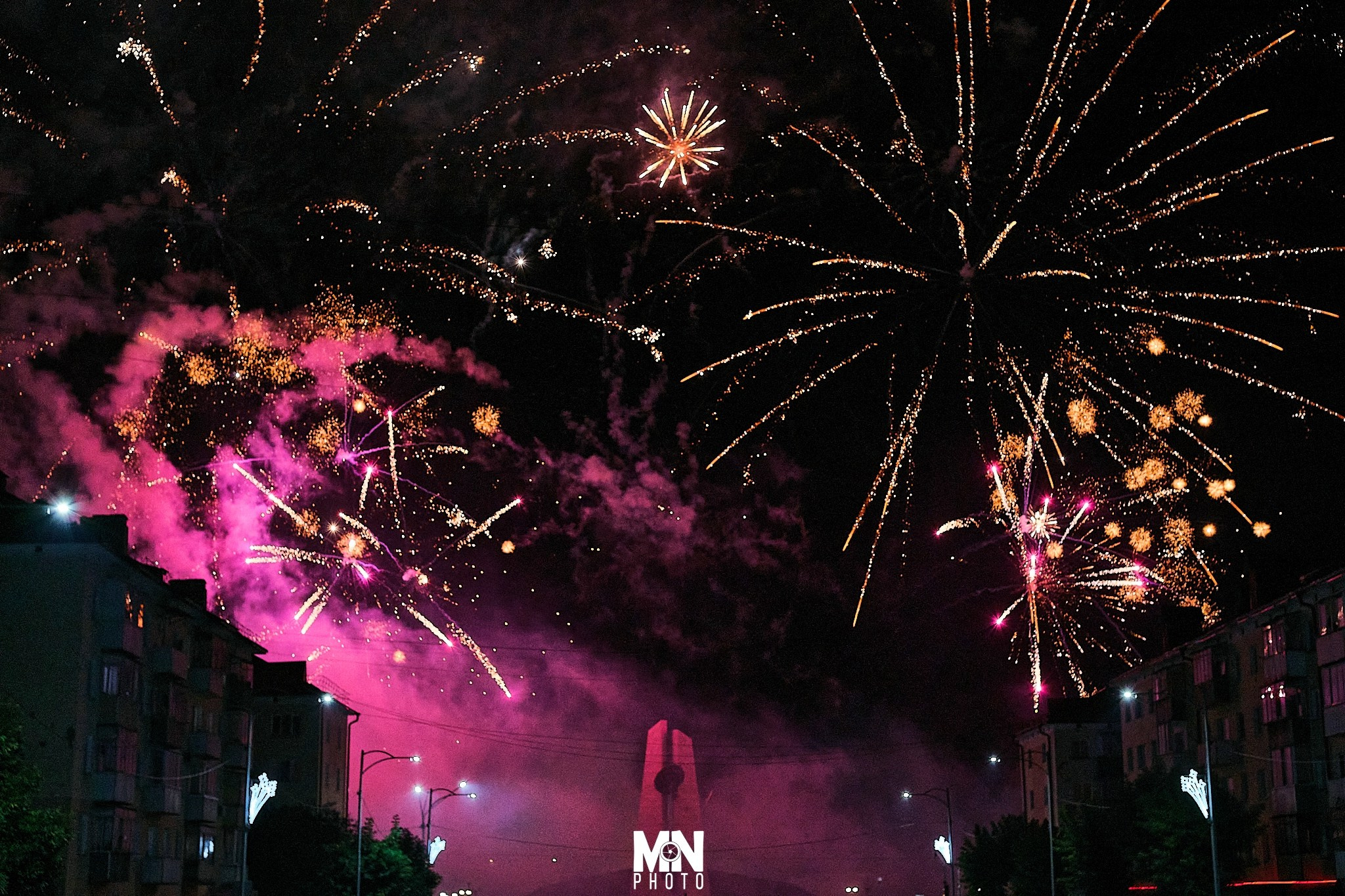 Город ликовал. Праздничный салют в Междуреченске. Репортаж от Никита Максимова.