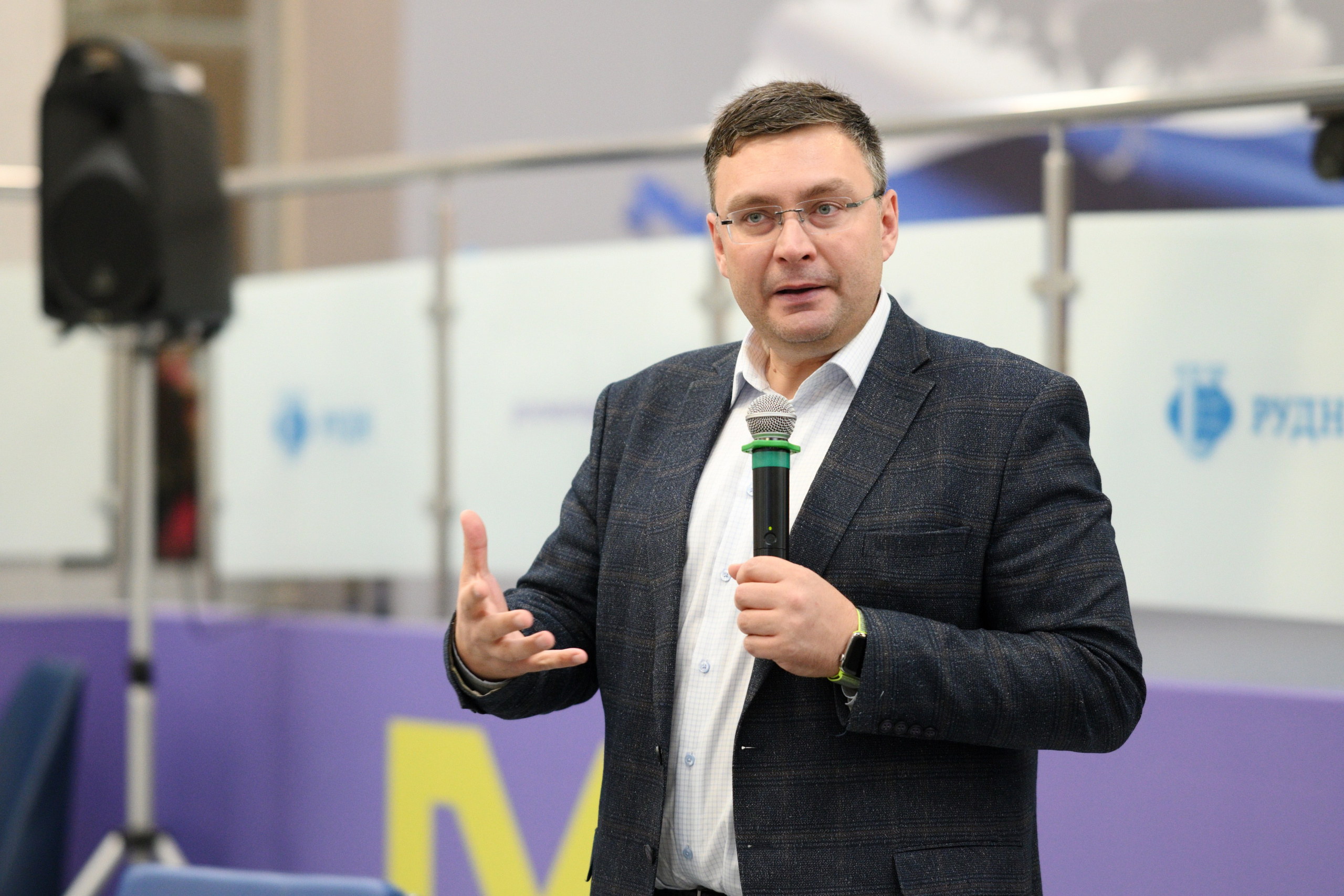 Выступление спикера на деловом форуме
